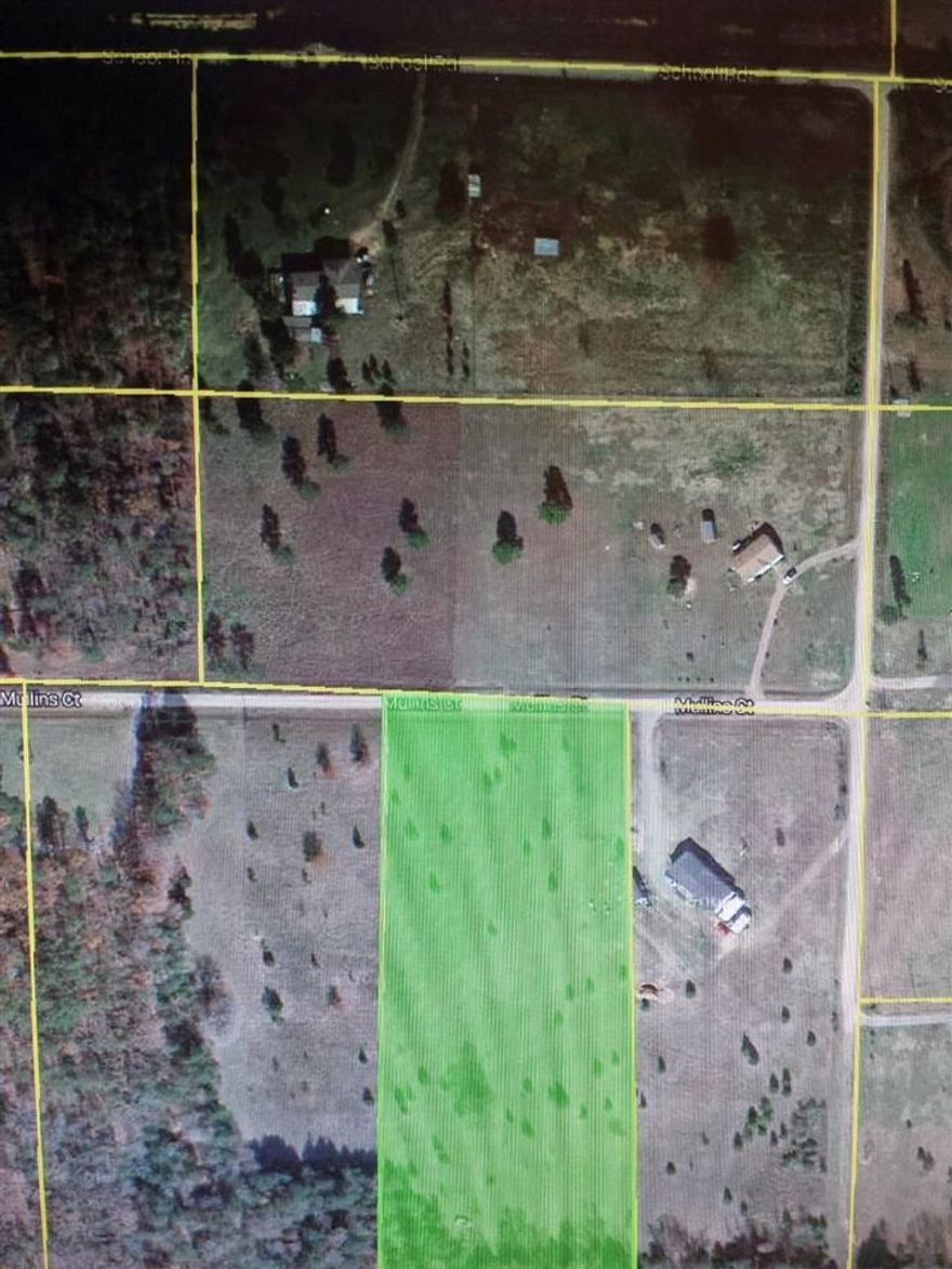 Nice level lot with 5 acres ready for your home.  Mobiles are allowed!