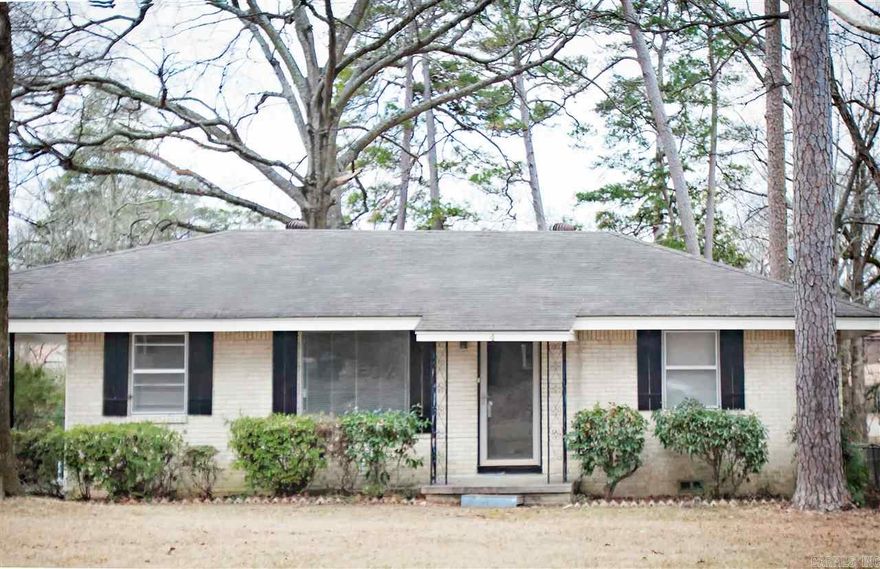 Completely renovated Central Little Rock home for rent! 3 Bedroom, 1.5 bath, all new carpet and vinyl flooring, covered carport.  Located off of Univeristy Avenue, just blocks from UALR!