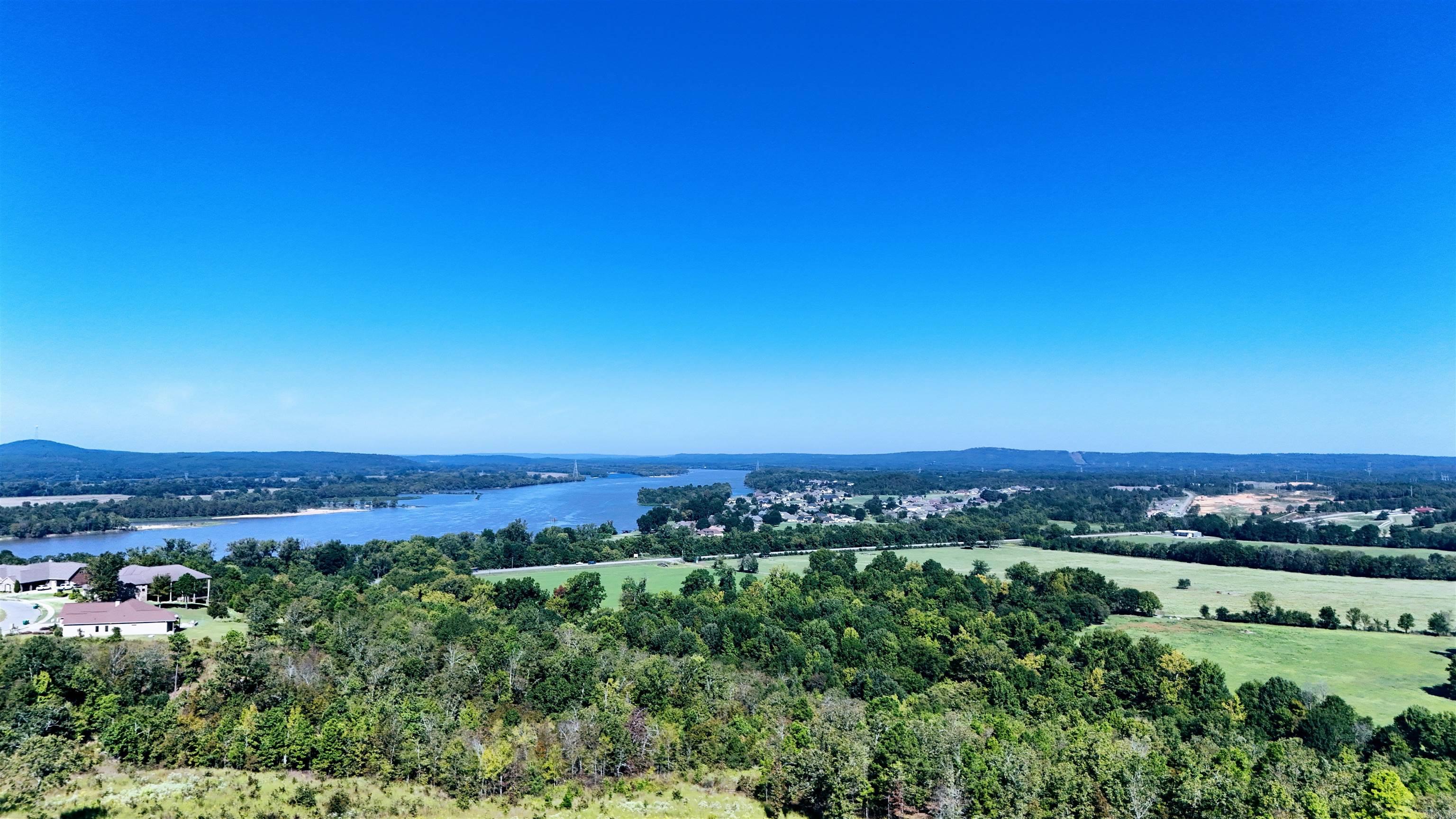 MOUNTAIN CREST ESTATES - Land