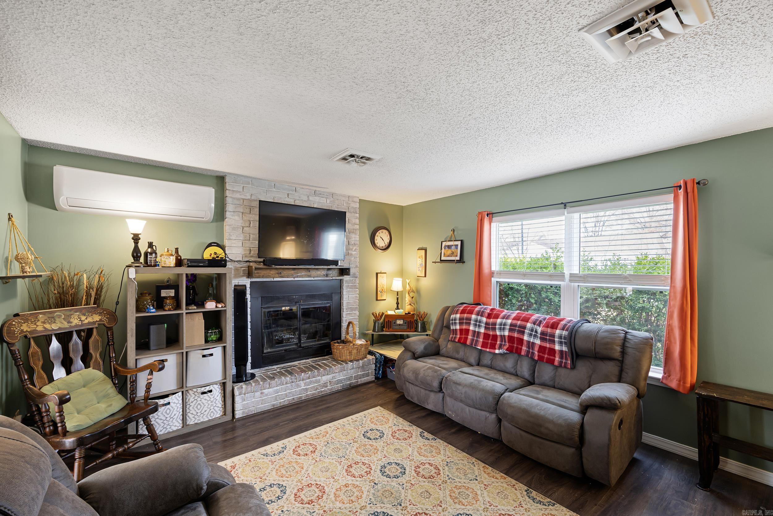 UNIVERSITY ESTATES - Residential