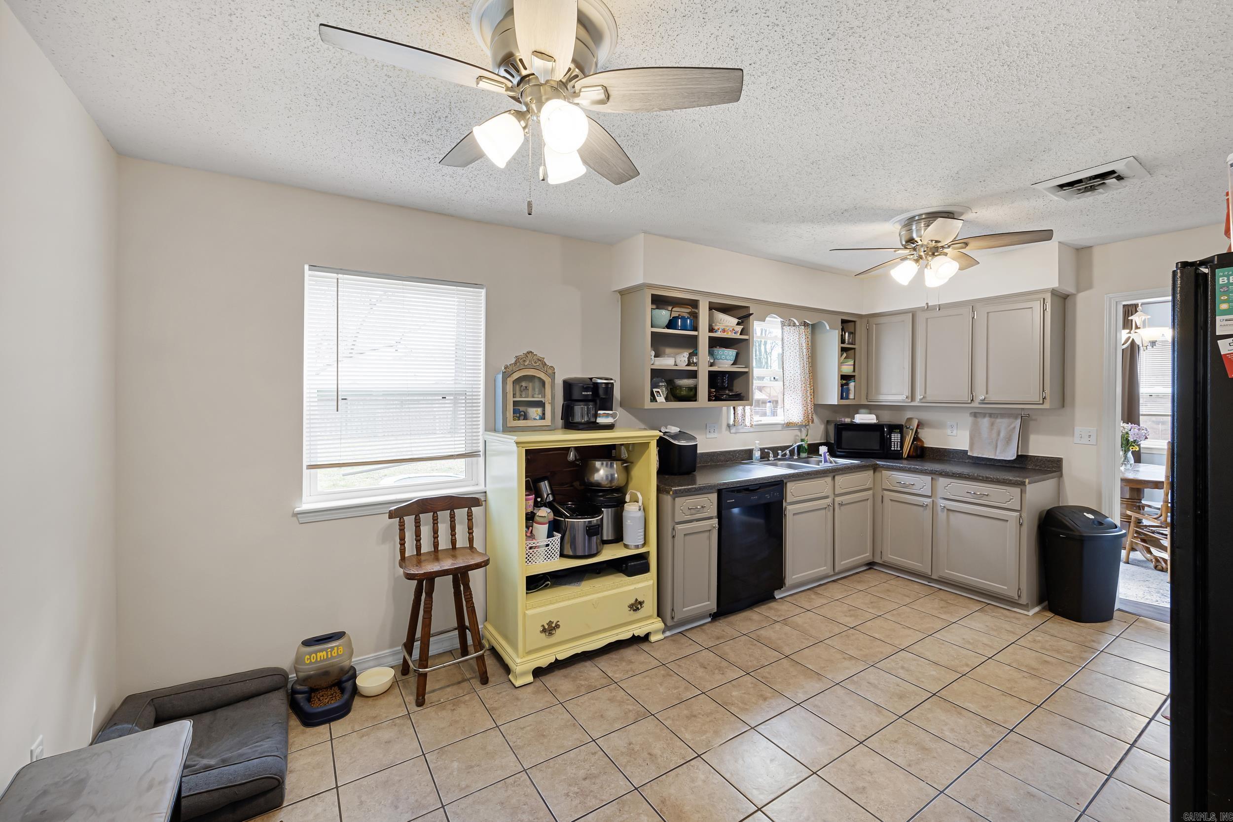 UNIVERSITY ESTATES - Residential