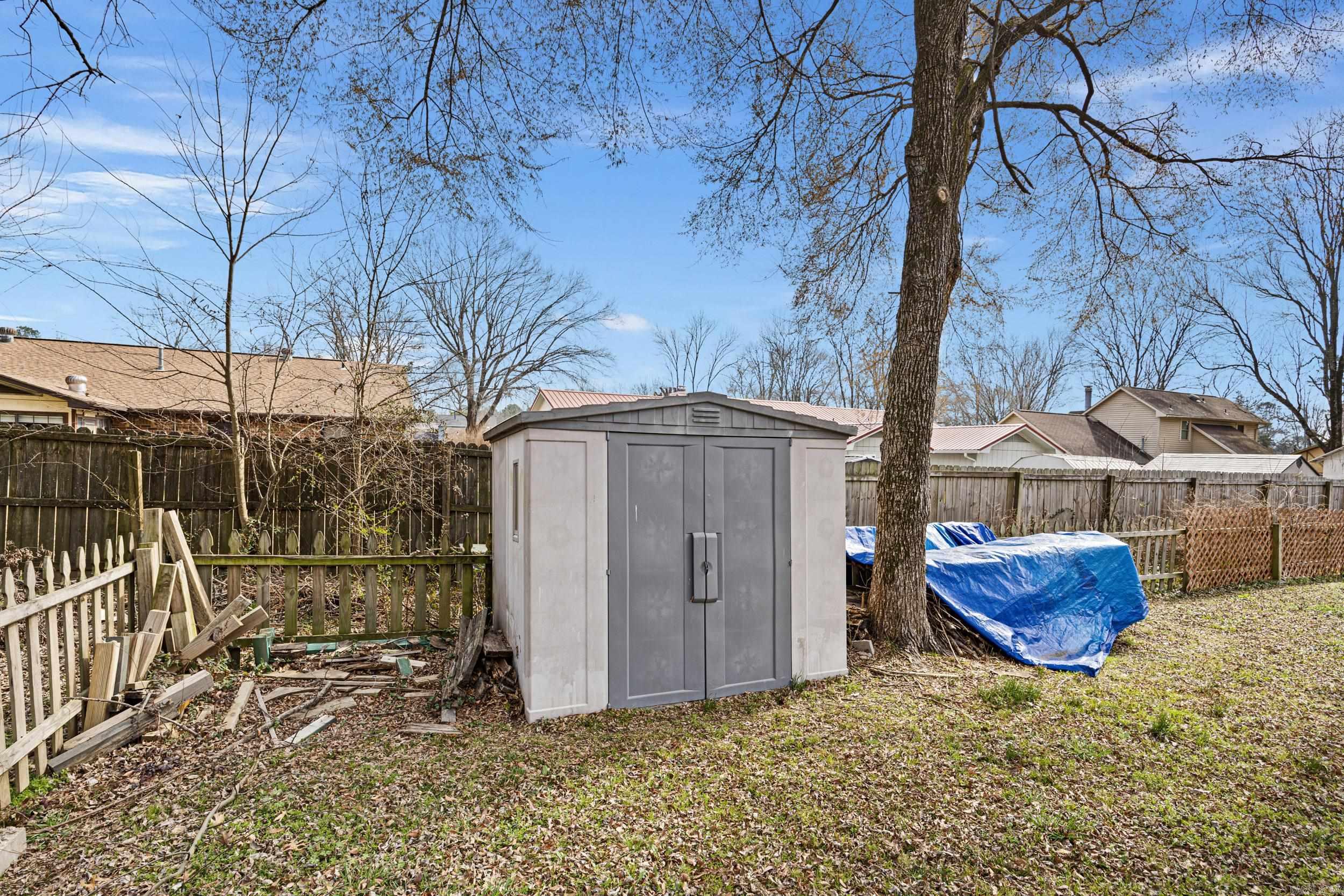 UNIVERSITY ESTATES - Residential