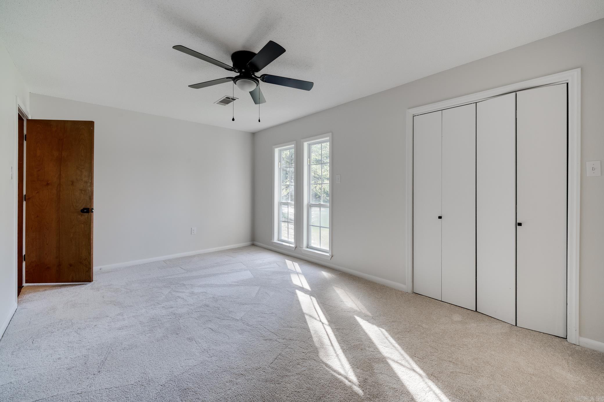 OLD MILL POND ROUND MOUNTAIN - Residential