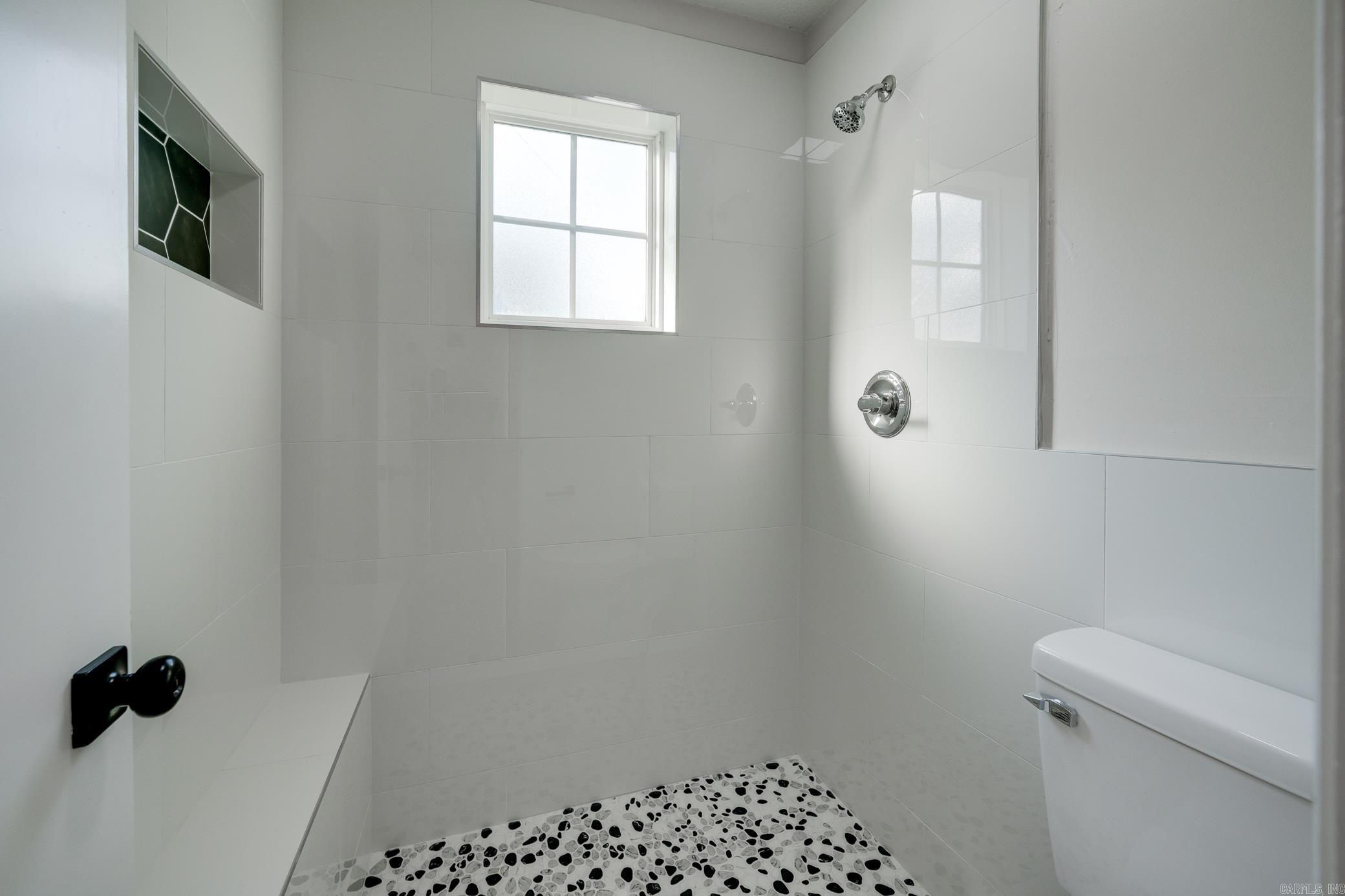 OLD MILL POND ROUND MOUNTAIN - Residential