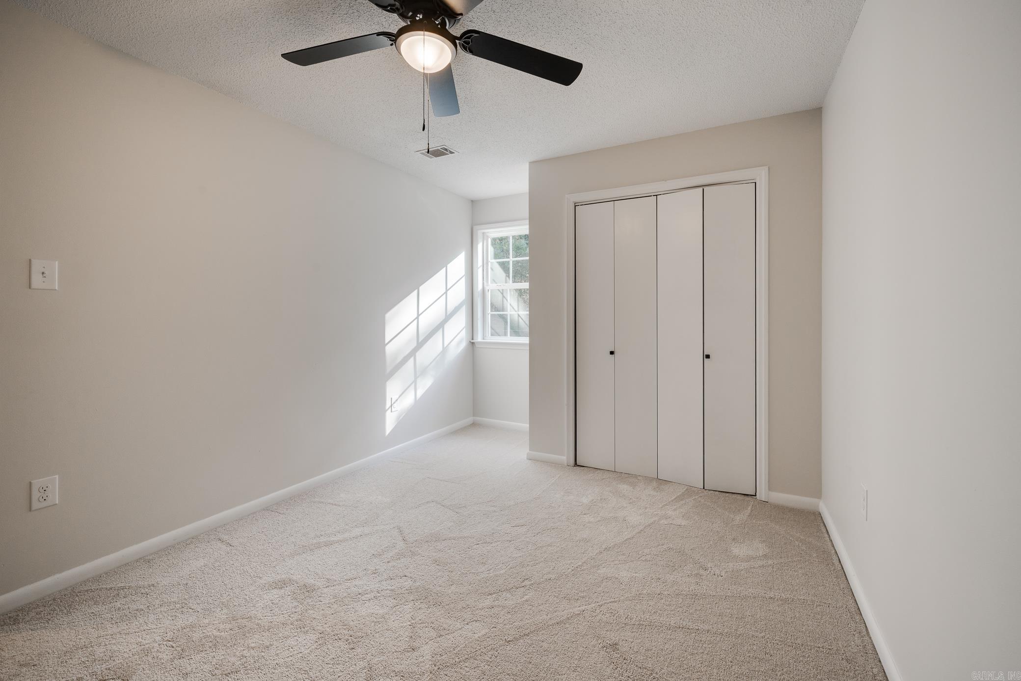 OLD MILL POND ROUND MOUNTAIN - Residential