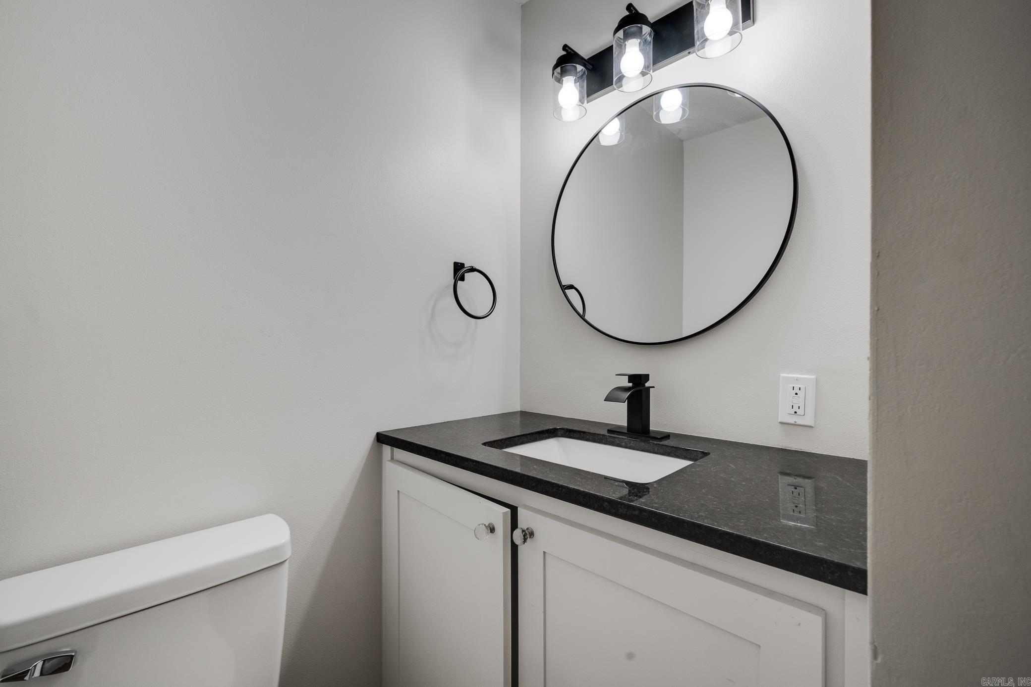 OLD MILL POND ROUND MOUNTAIN - Residential