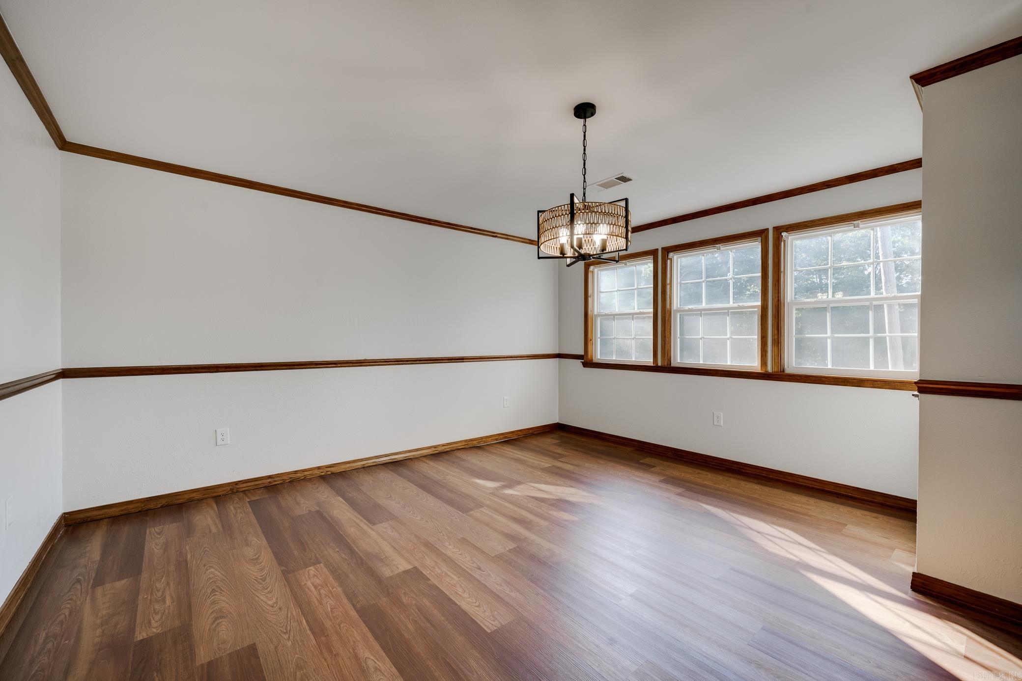 OLD MILL POND ROUND MOUNTAIN - Residential