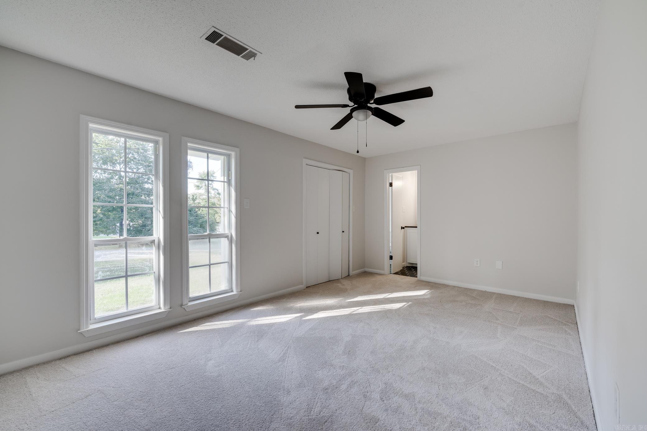 OLD MILL POND ROUND MOUNTAIN - Residential