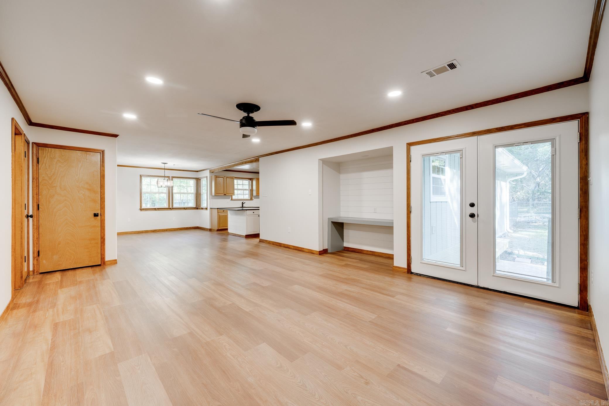 OLD MILL POND ROUND MOUNTAIN - Residential