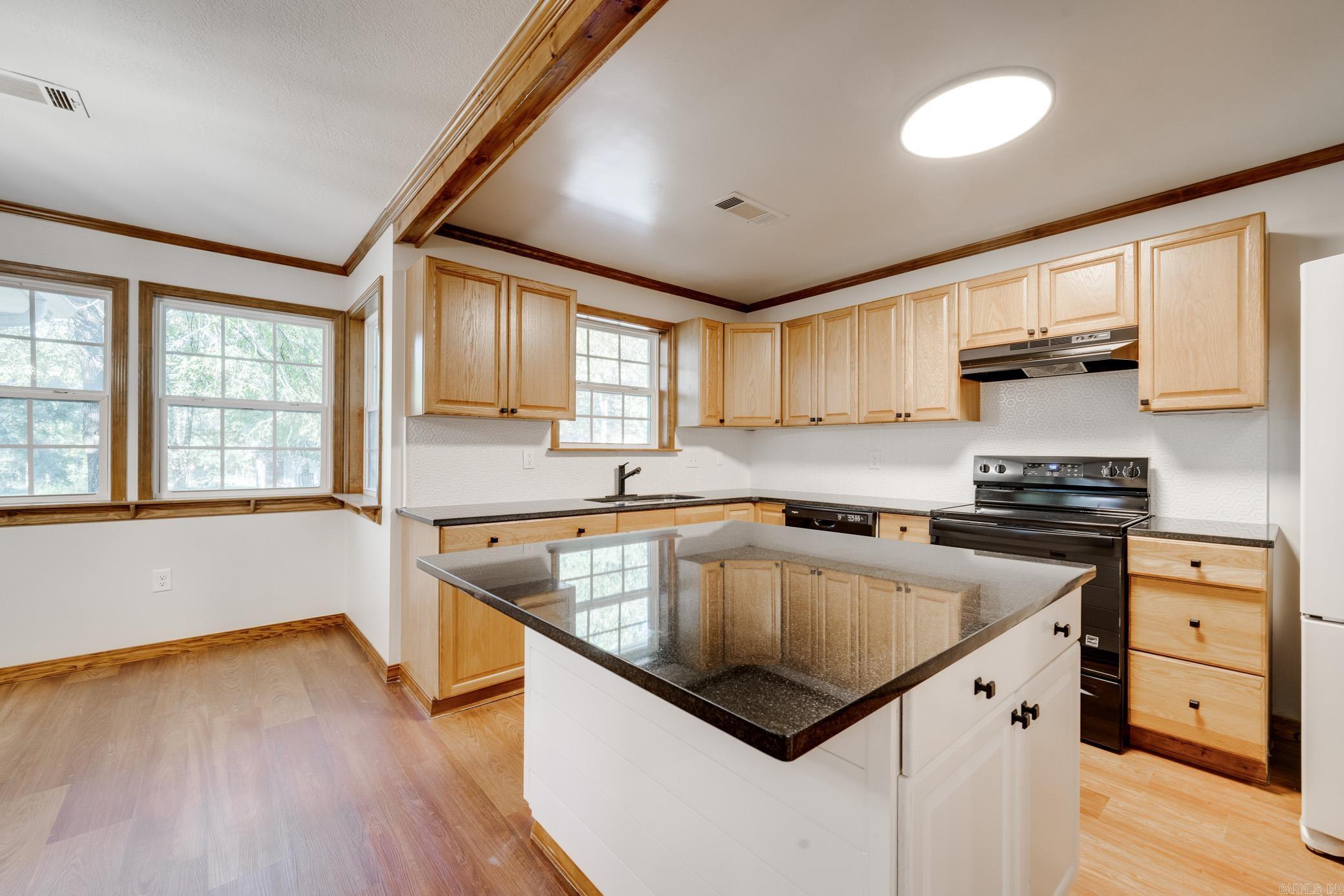 OLD MILL POND ROUND MOUNTAIN - Residential