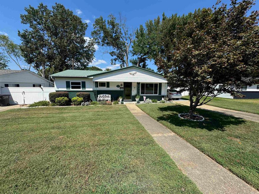 Well maintained home in Central Jacksonville.  Metal Roof.  New Windows.  Bonus Sun room.  Updated Bathroom/Kitchen. New LVP in LR and Kitchen.