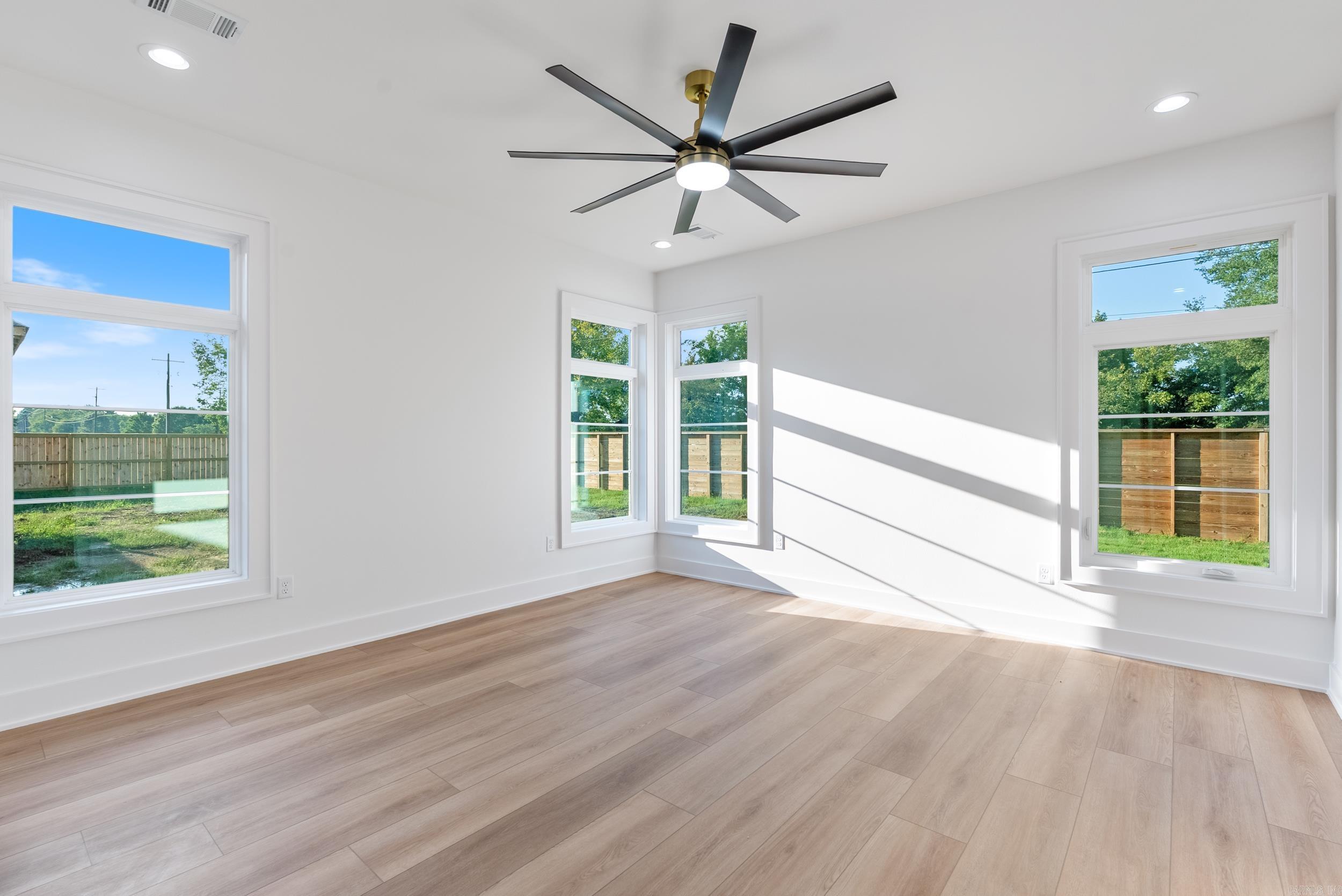 EAST MEADOW - Residential