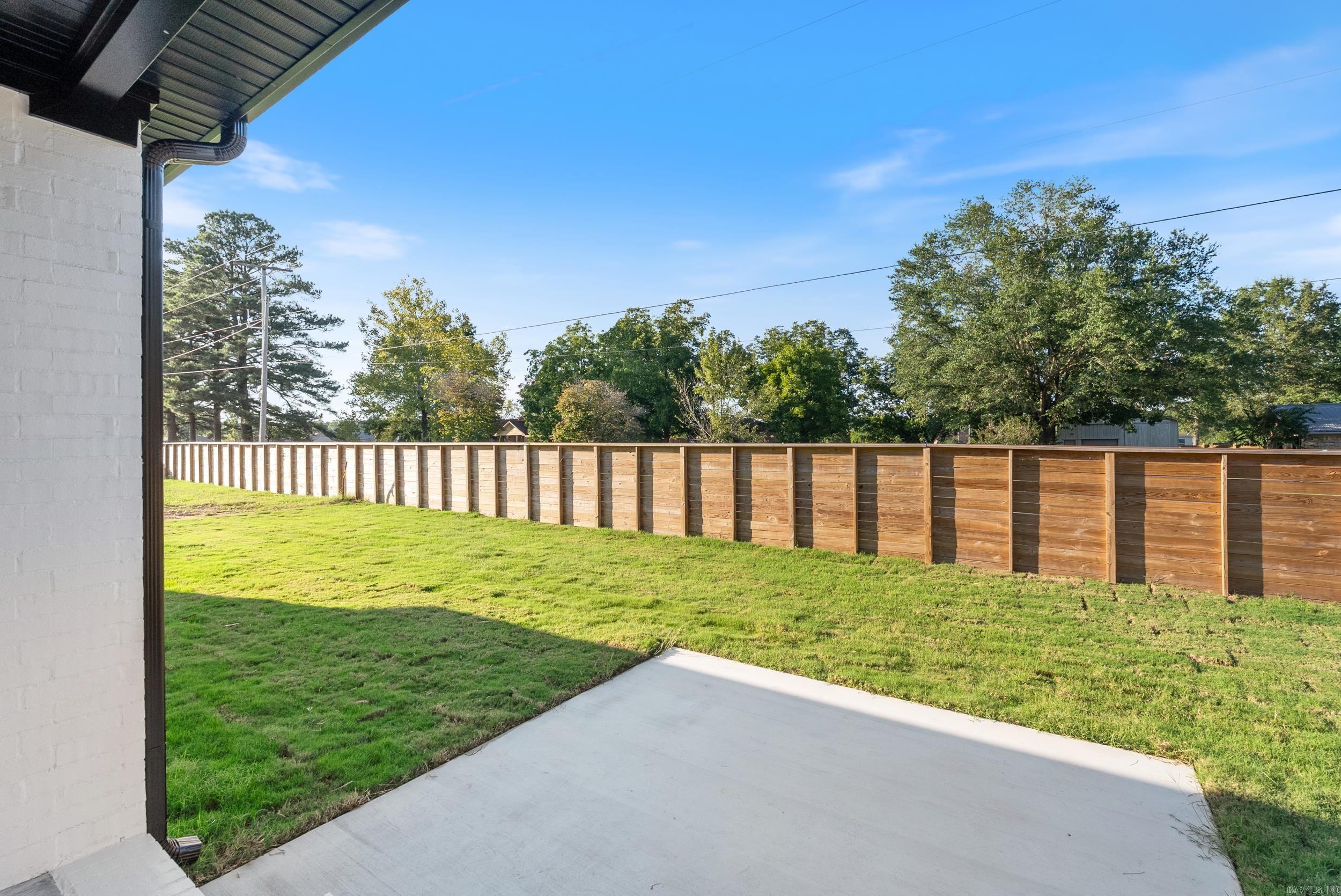 EAST MEADOW - Residential