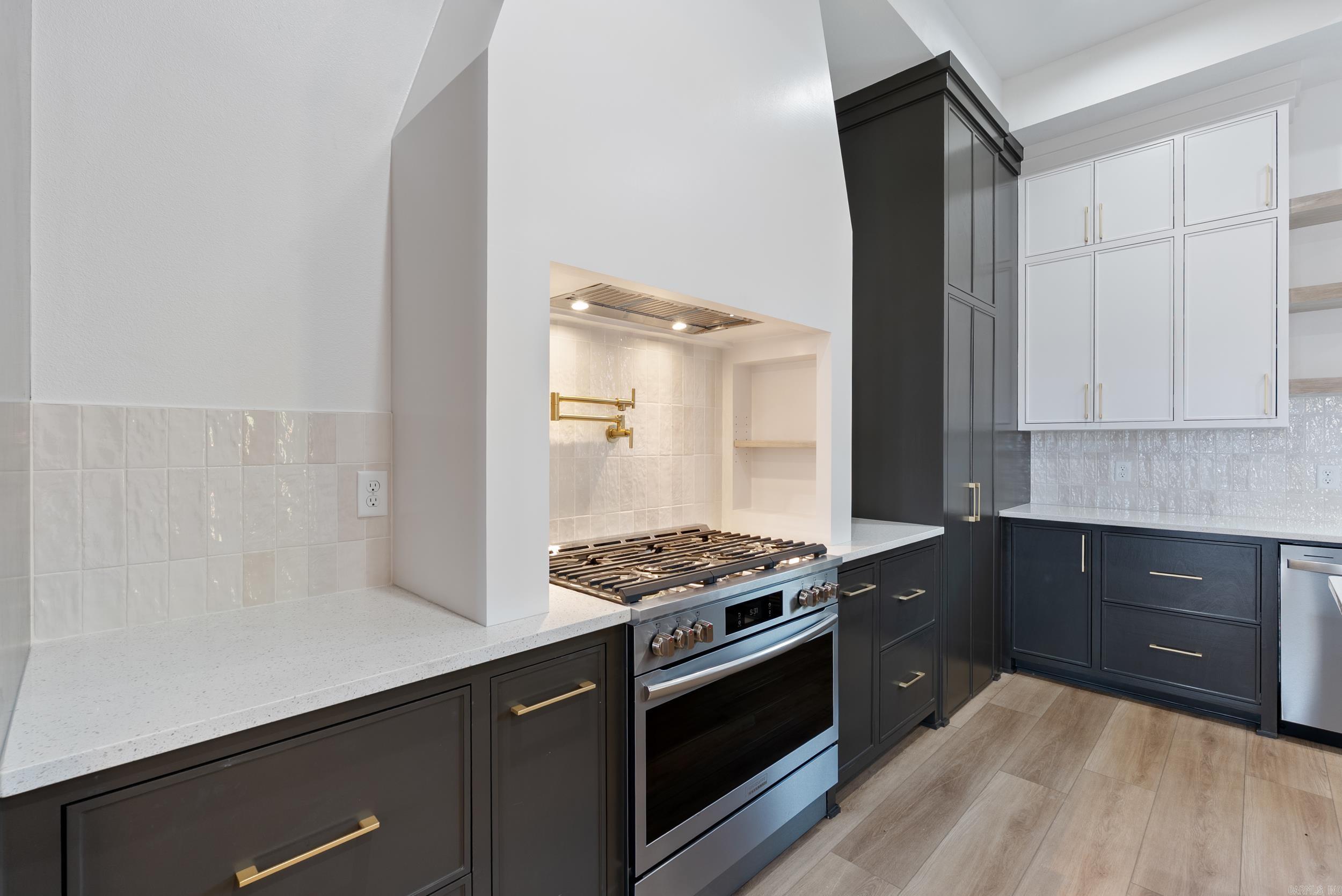 EAST MEADOW - Residential