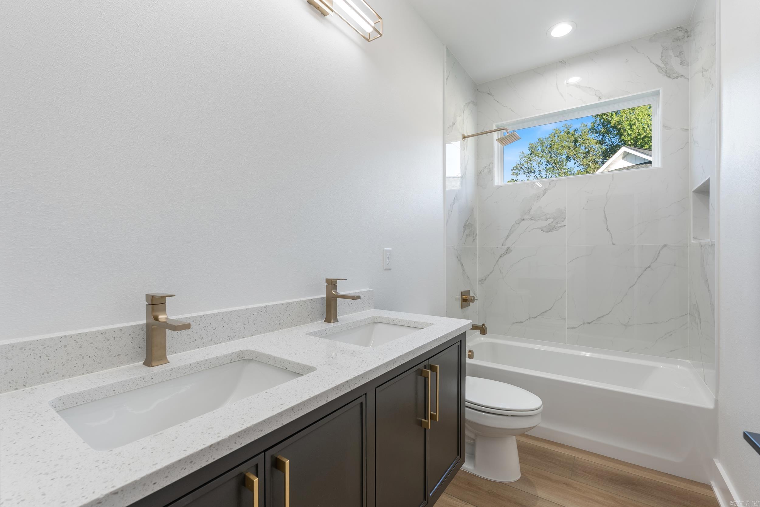 EAST MEADOW - Residential