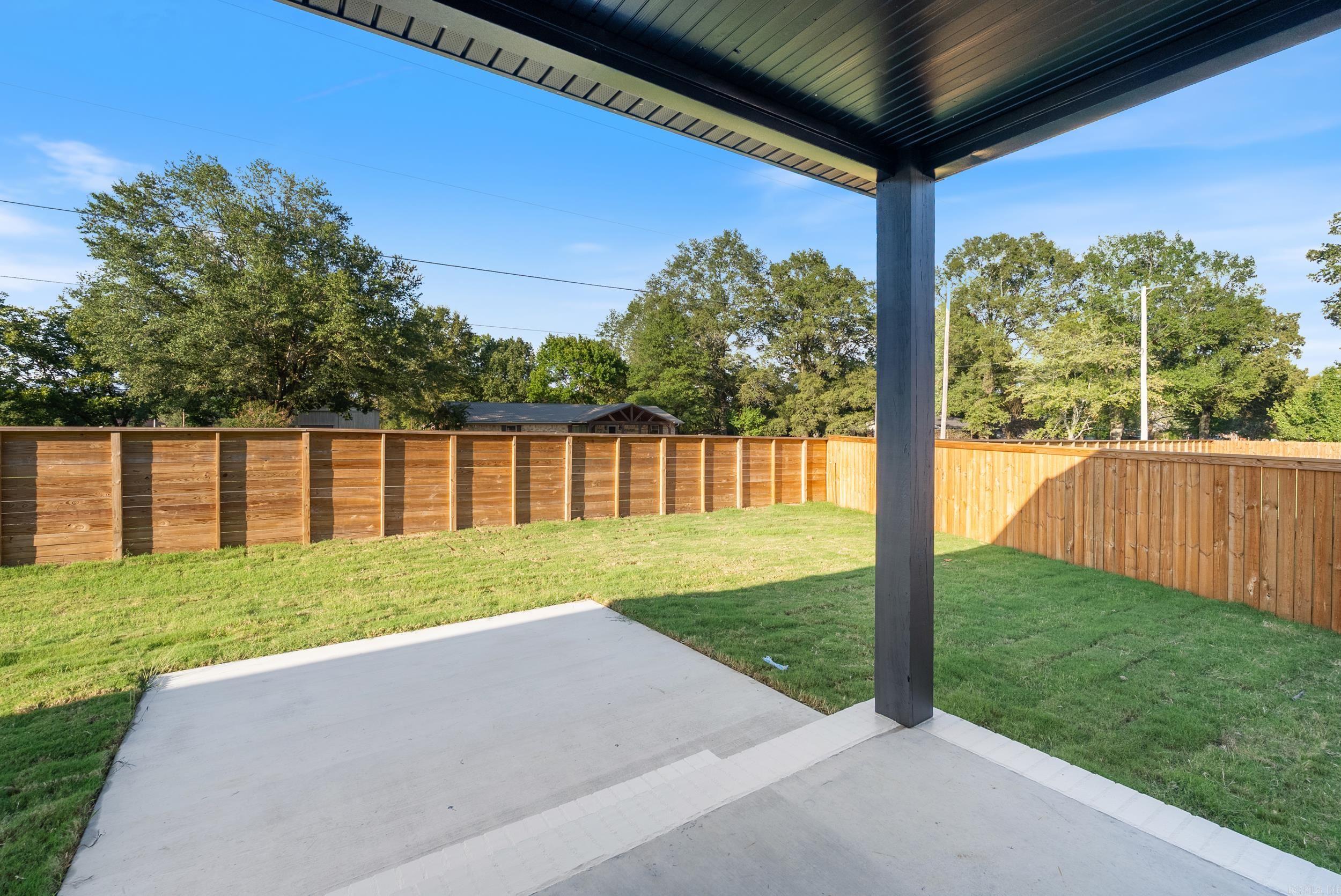 EAST MEADOW - Residential