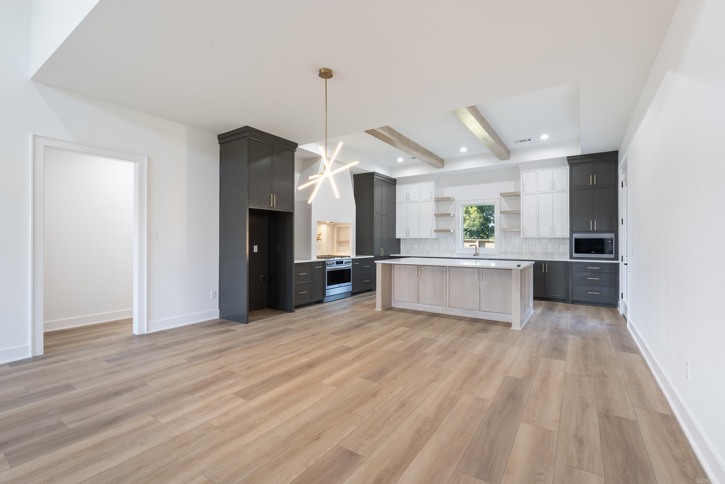 EAST MEADOW - Residential