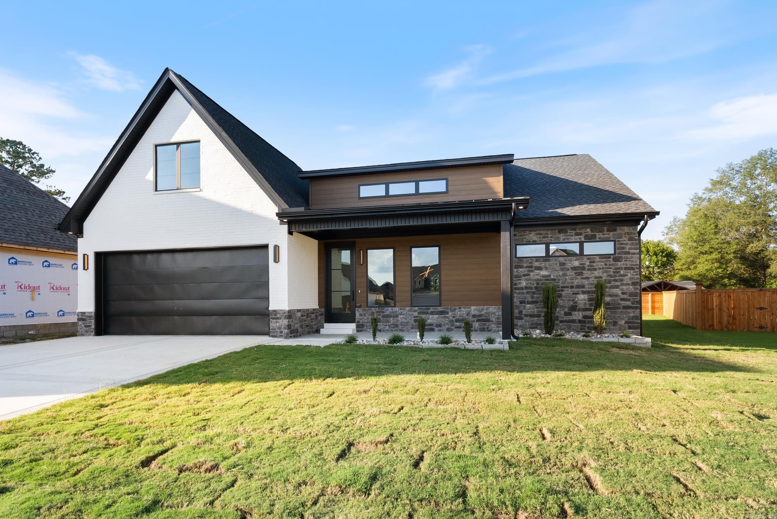 EAST MEADOW - Residential
