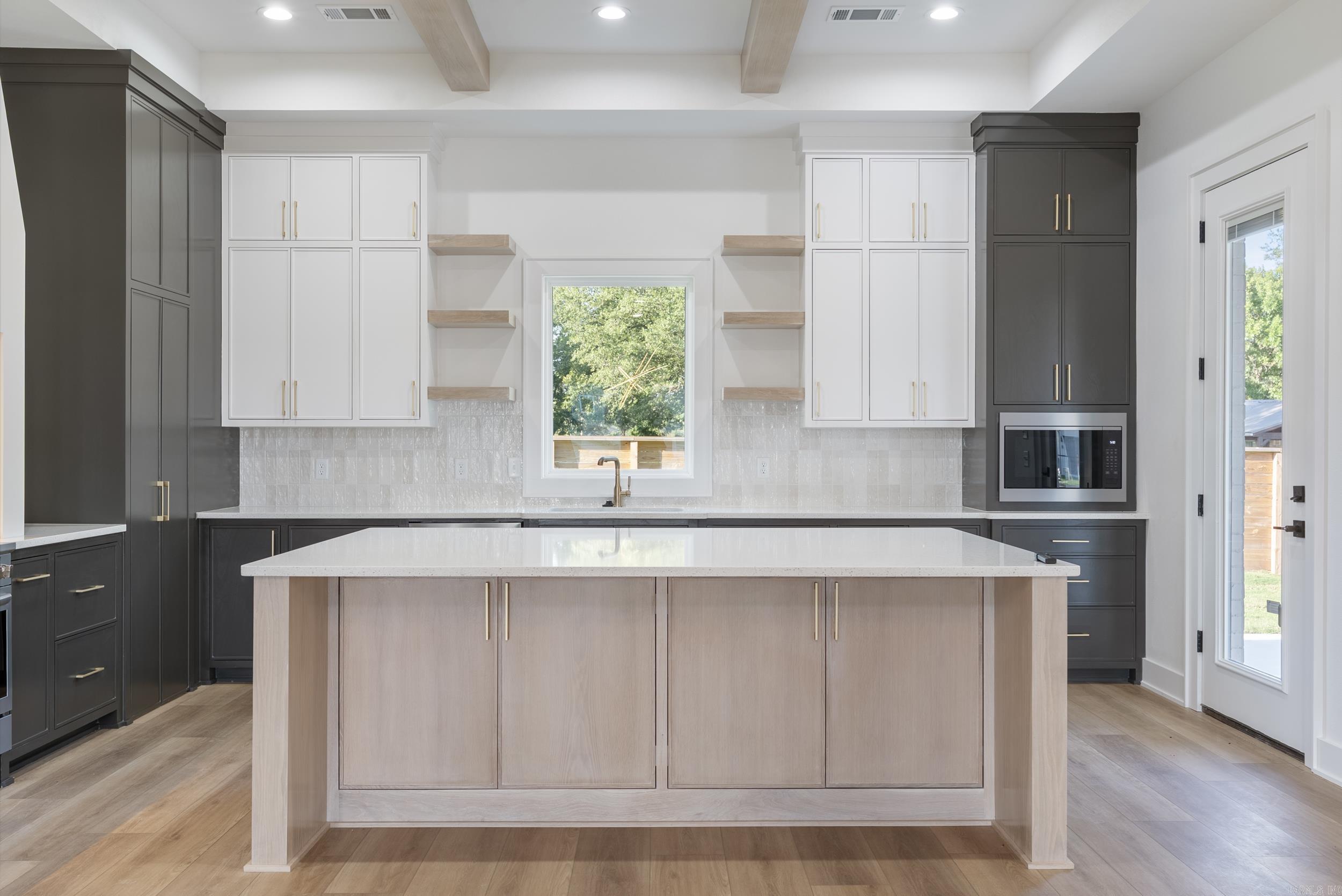 EAST MEADOW - Residential
