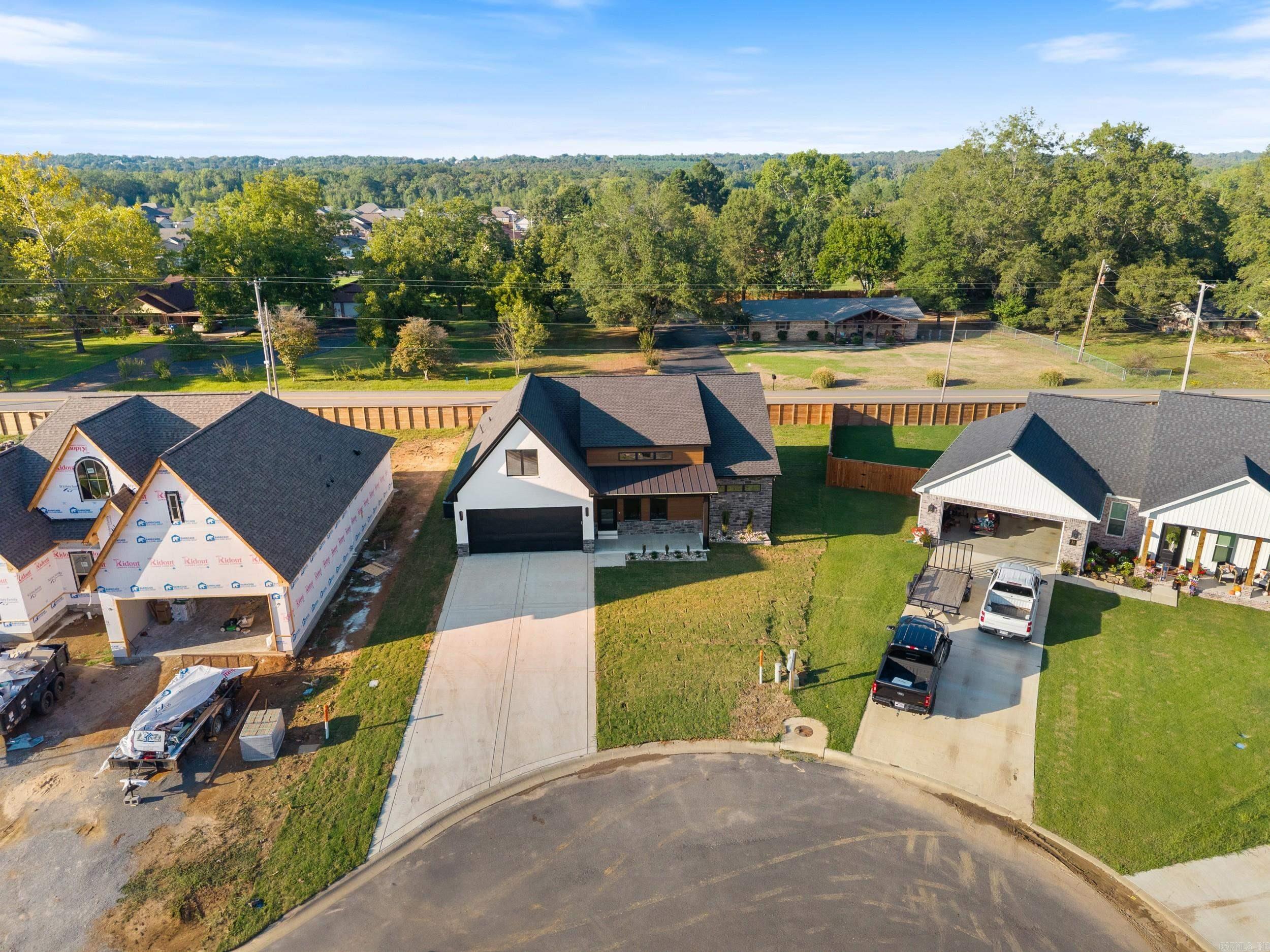 EAST MEADOW - Residential