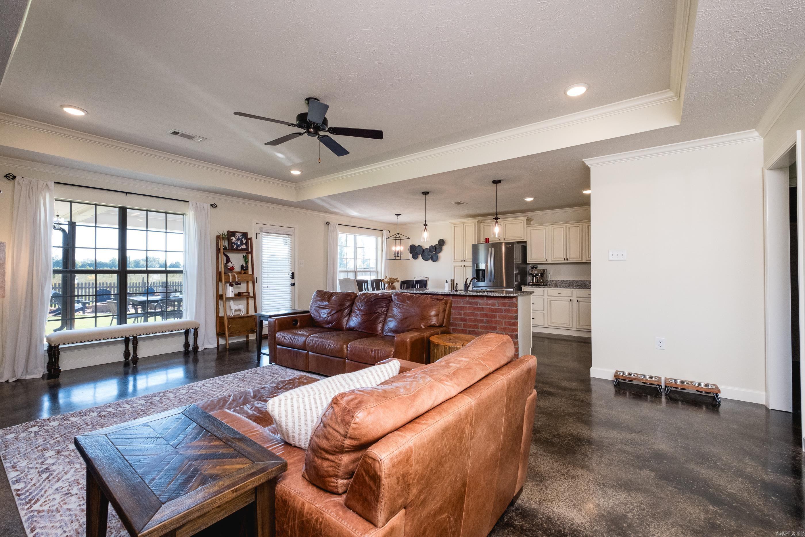 MAKENNA COVE - Residential