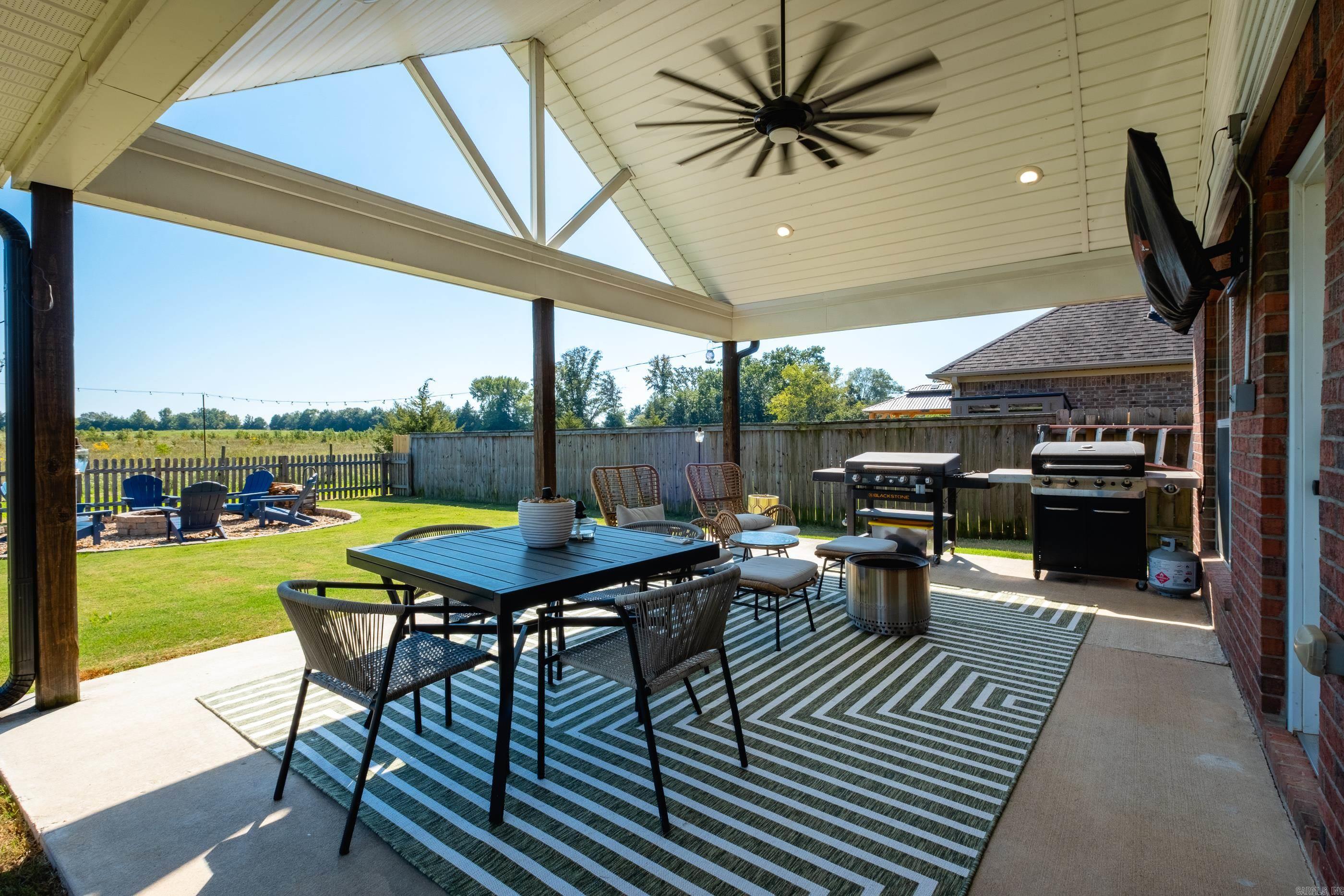 MAKENNA COVE - Residential