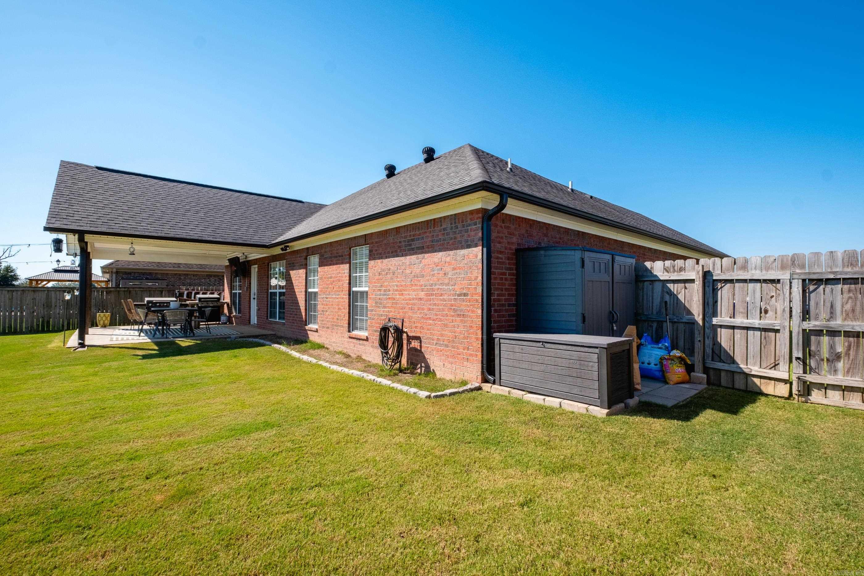 MAKENNA COVE - Residential