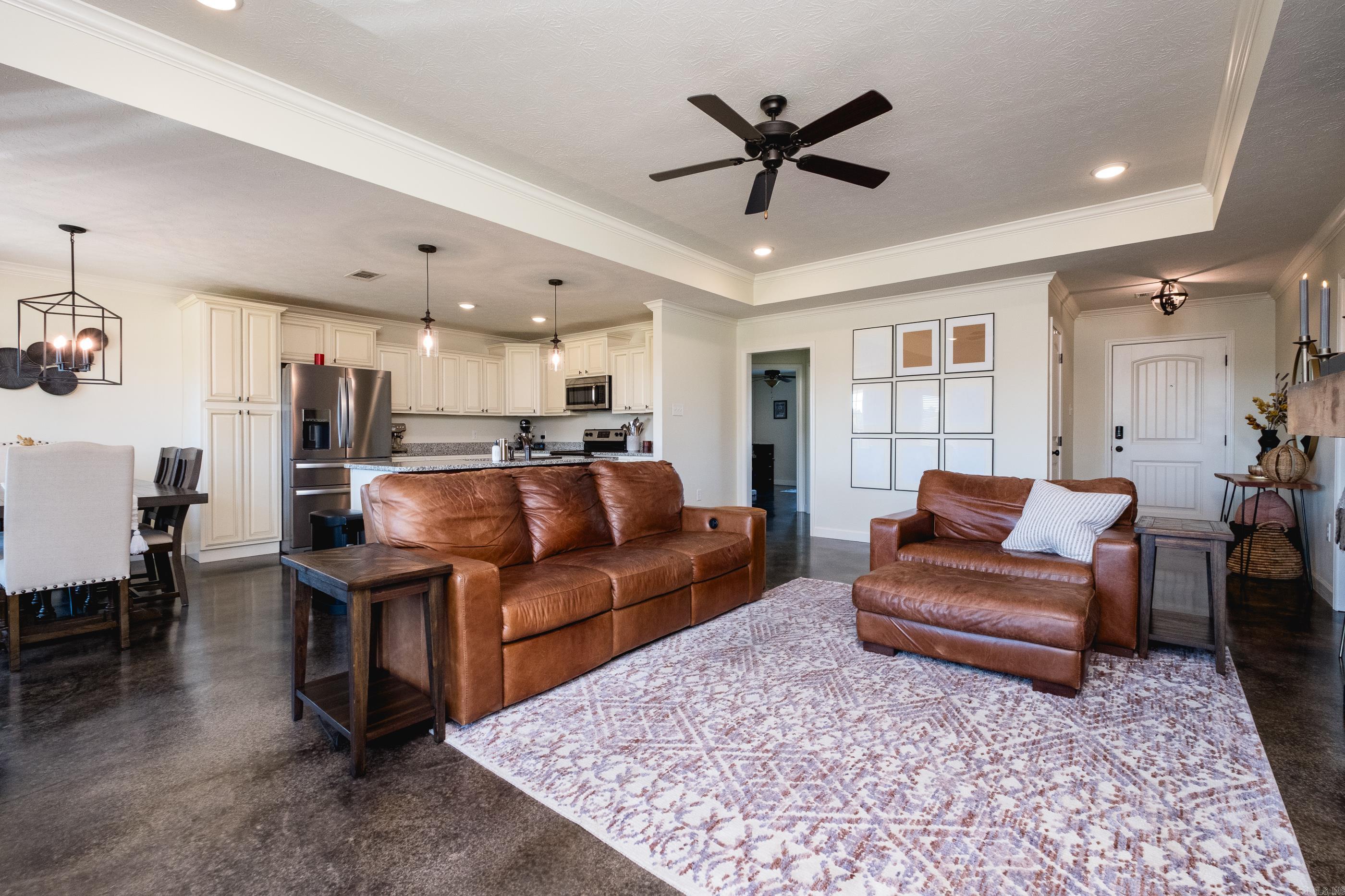 MAKENNA COVE - Residential