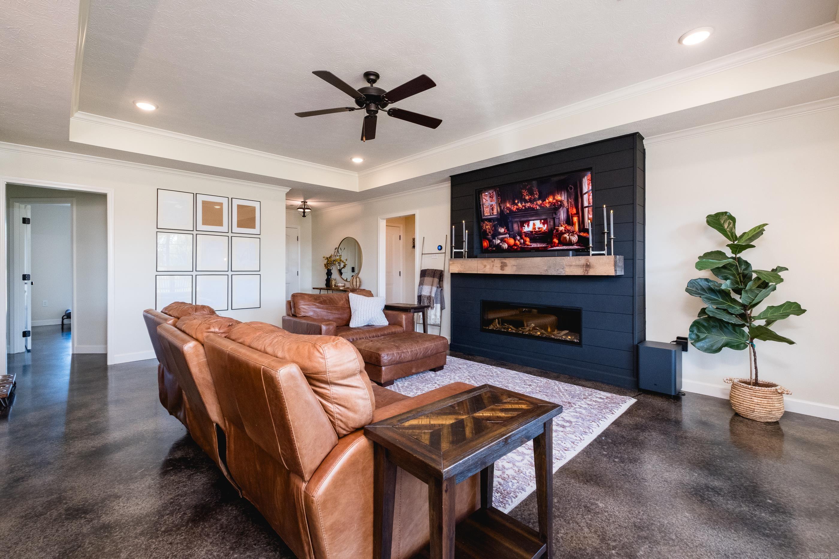 MAKENNA COVE - Residential