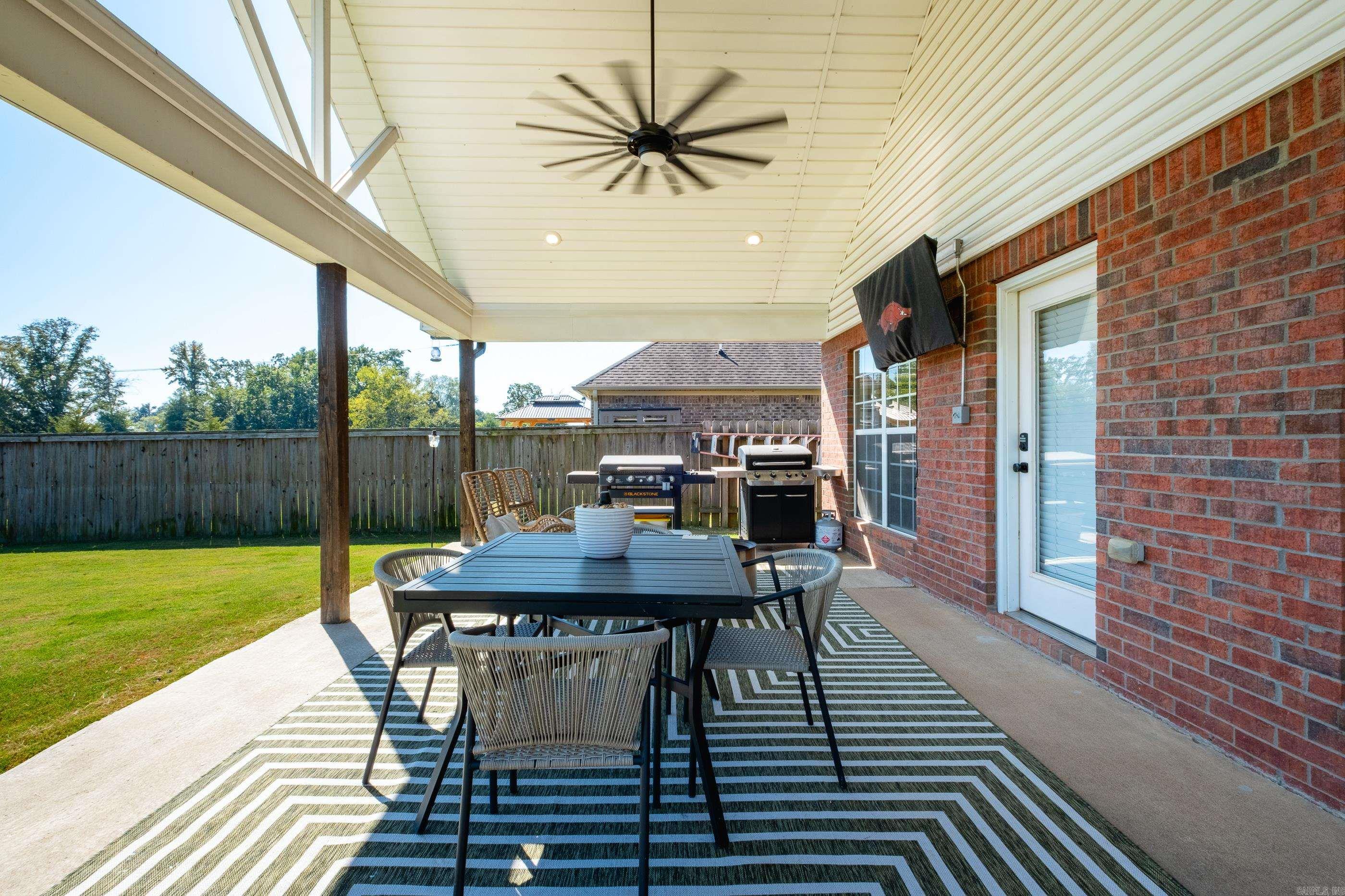 MAKENNA COVE - Residential