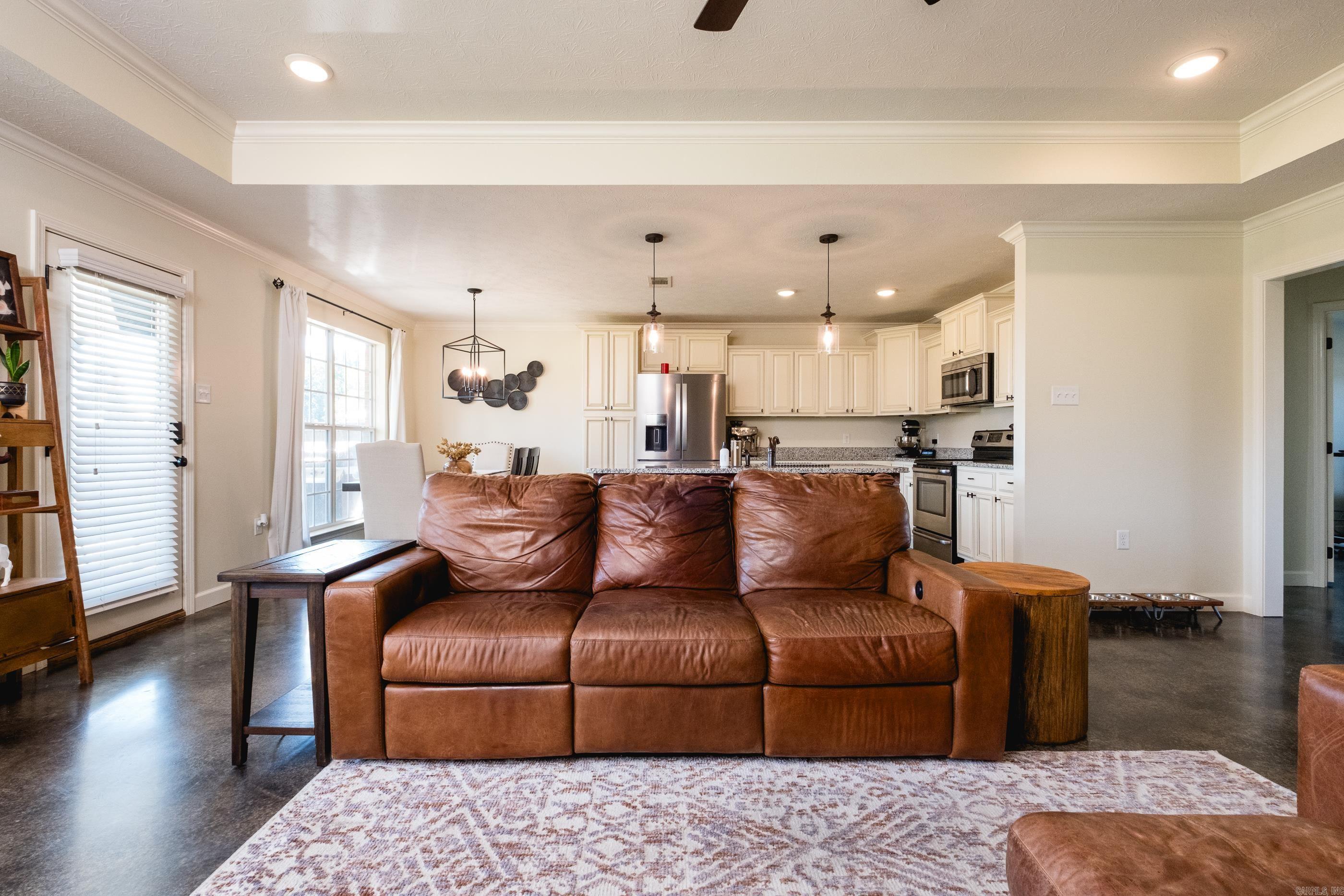 MAKENNA COVE - Residential