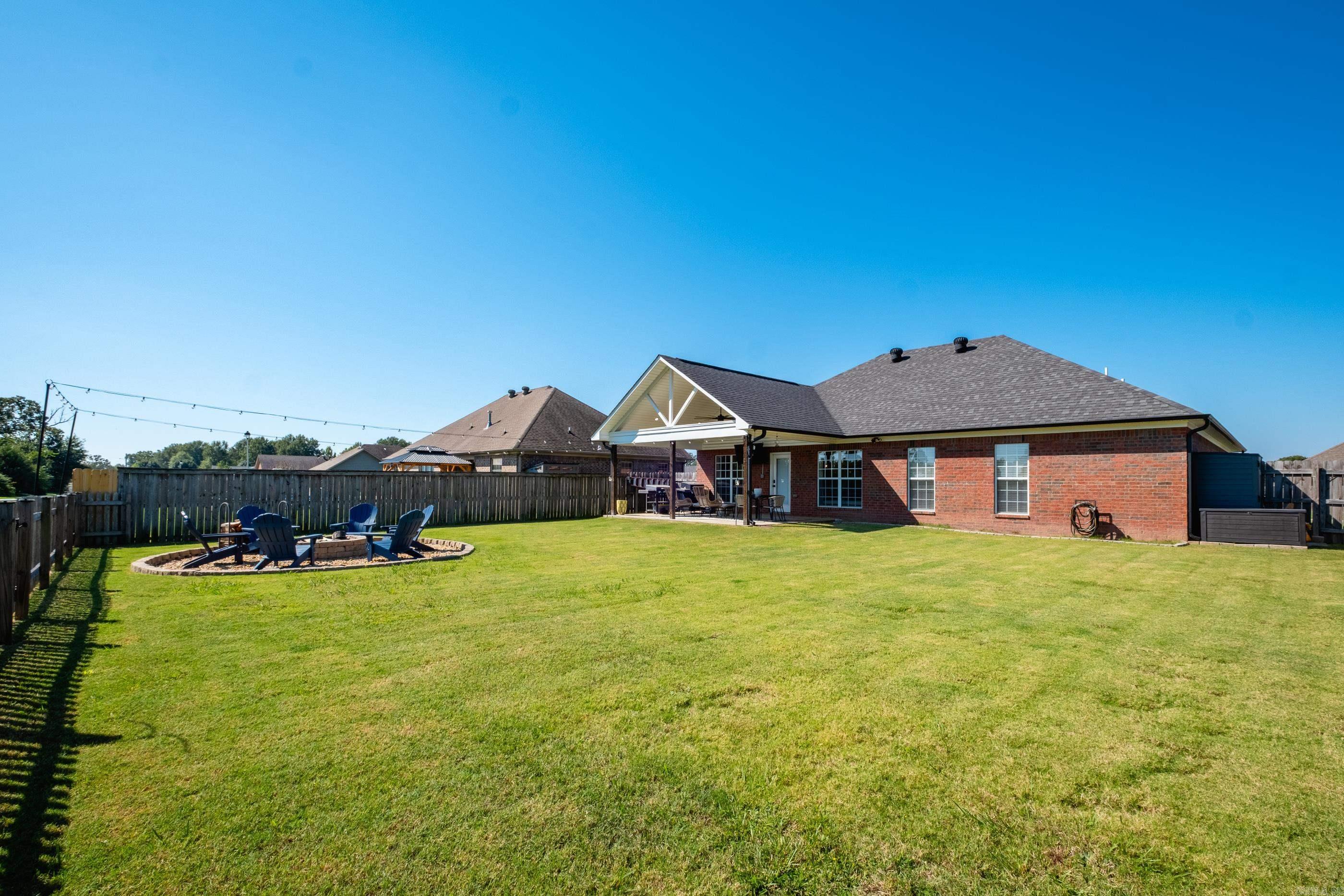 MAKENNA COVE - Residential