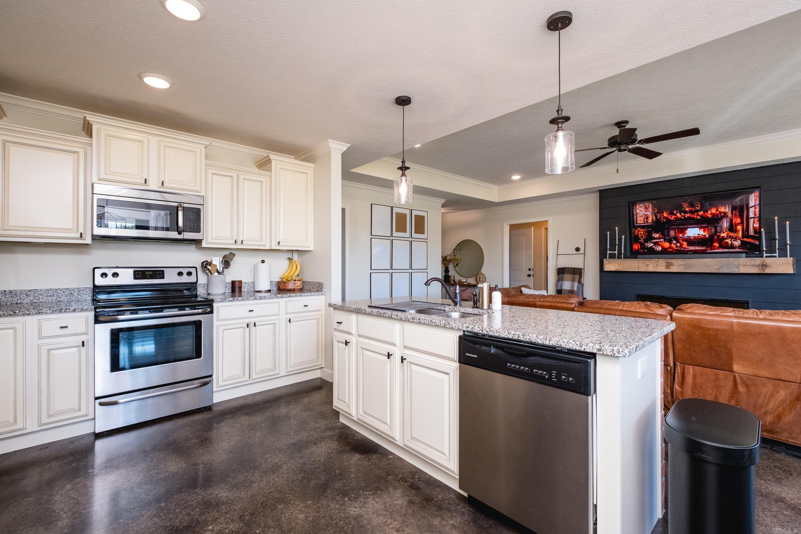 MAKENNA COVE - Residential