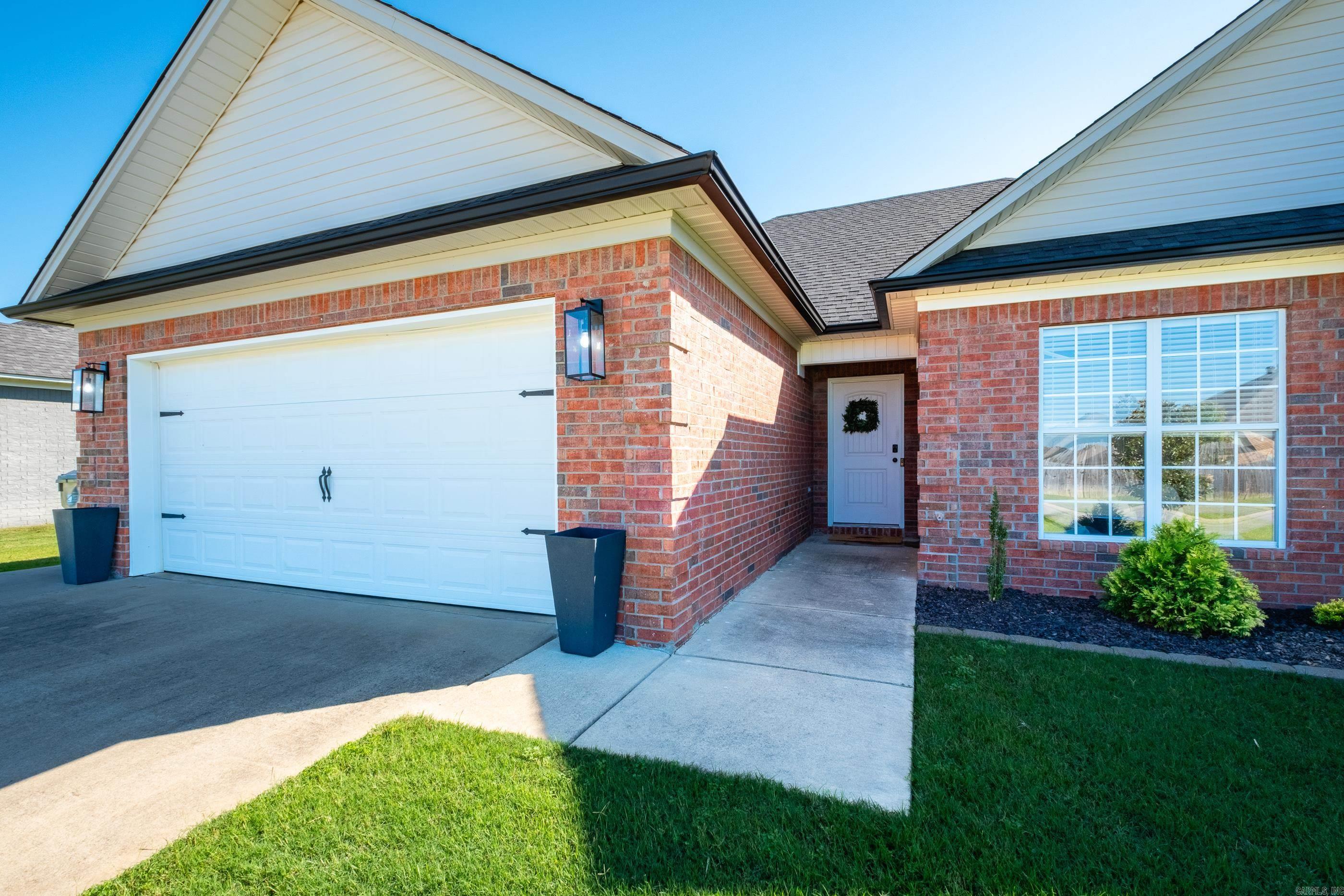 MAKENNA COVE - Residential