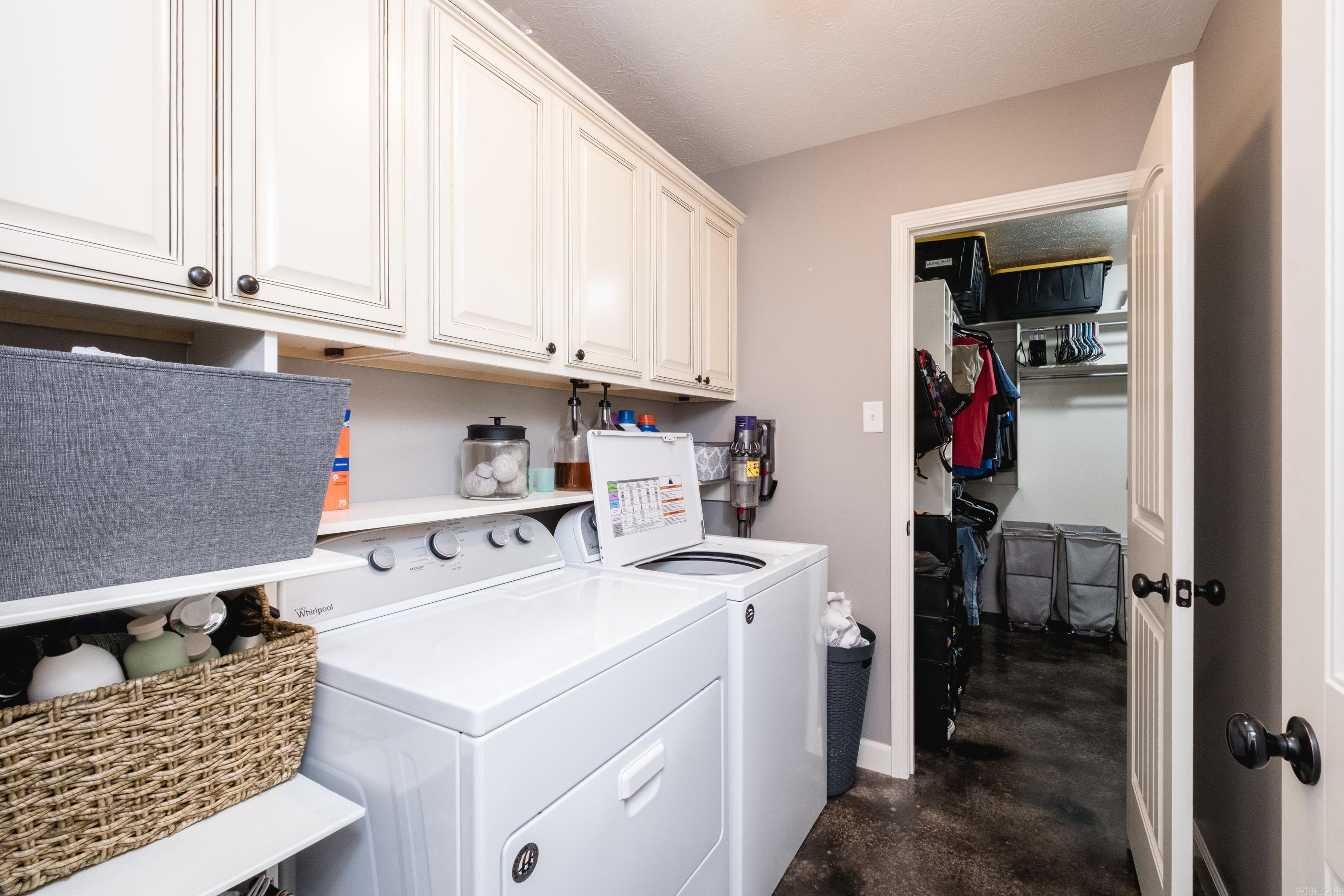 MAKENNA COVE - Residential