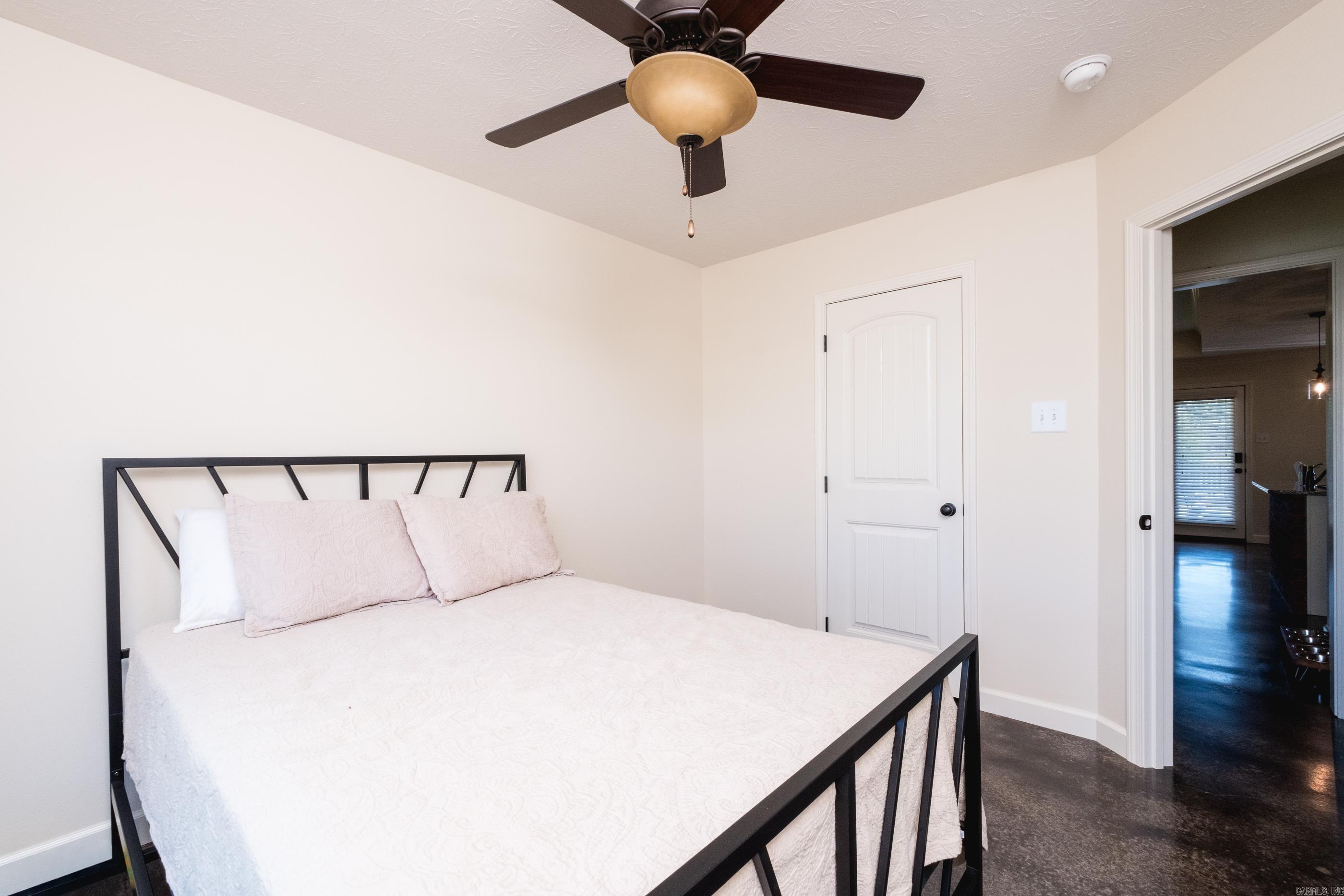 MAKENNA COVE - Residential