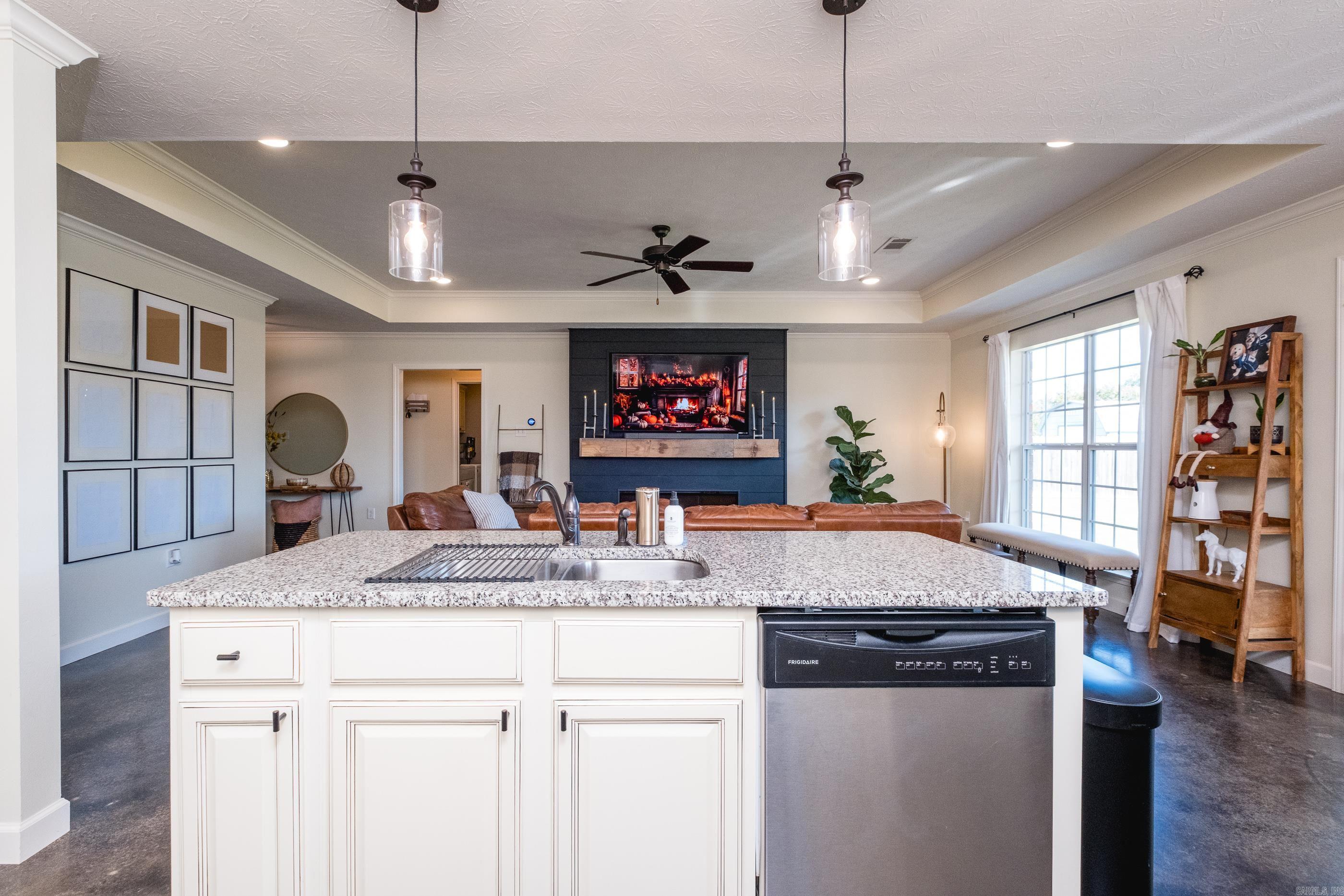 MAKENNA COVE - Residential