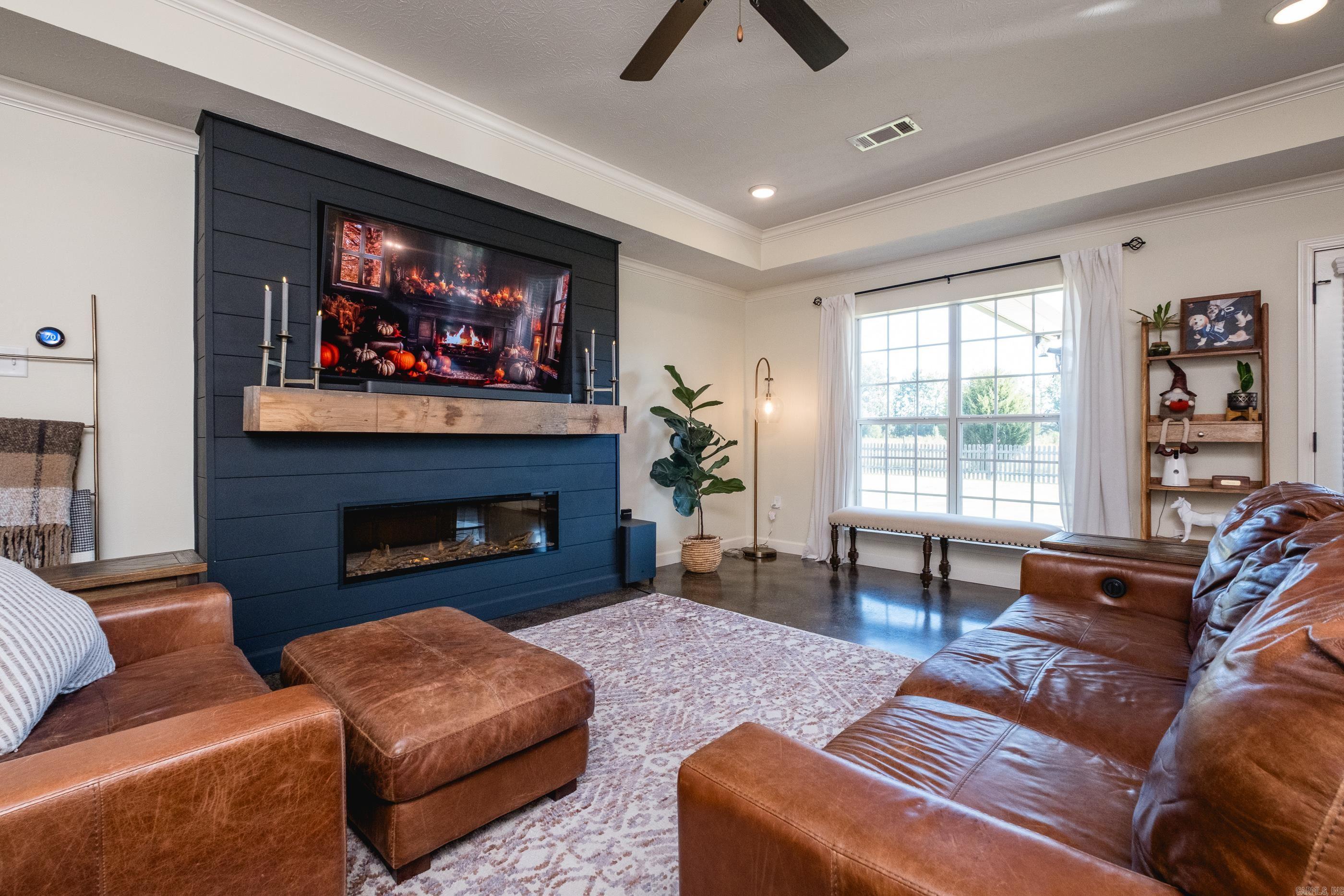 MAKENNA COVE - Residential