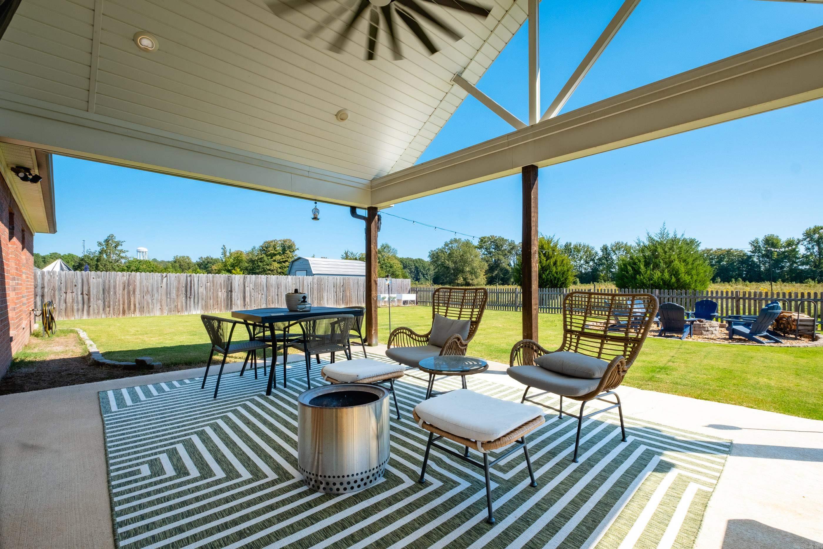 MAKENNA COVE - Residential