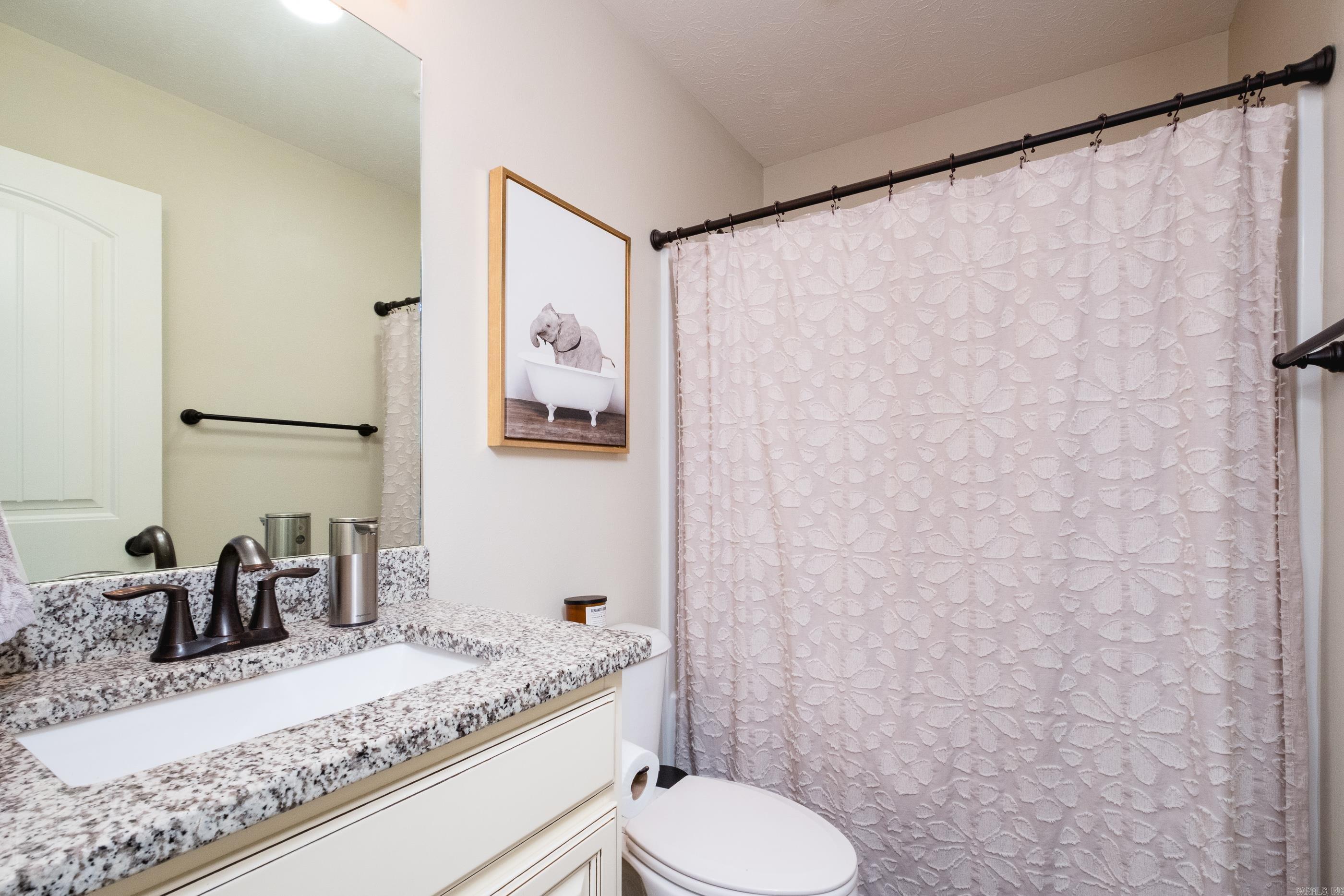 MAKENNA COVE - Residential