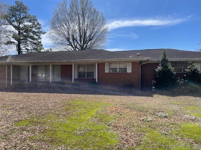 This is a great ranch style home on a spacious lot. Large rooms and a screened in back patio complete the home to make it your own. There is a murphy bed in the den area. A separate building in the back with electricity and extra storage in carport .