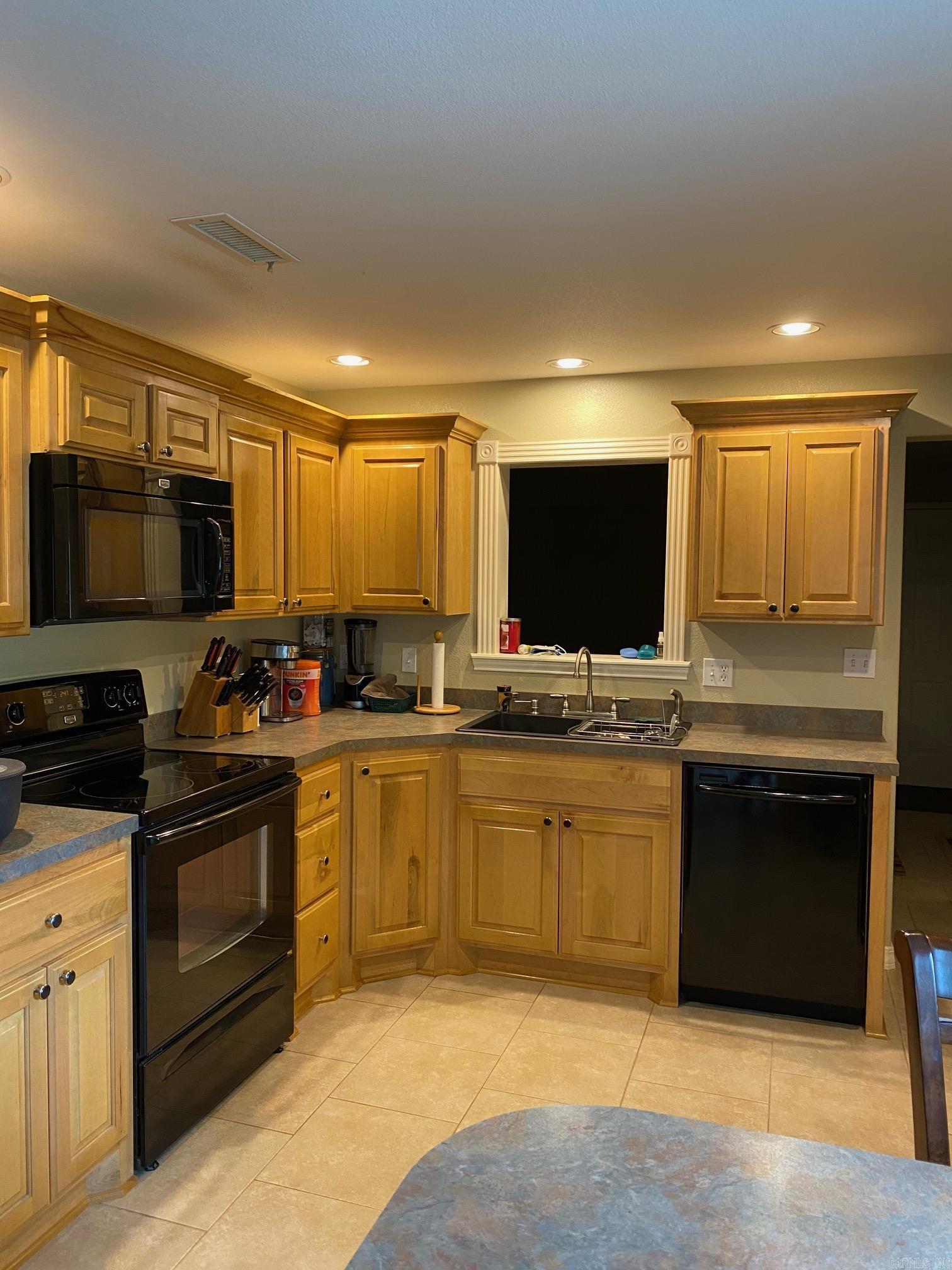 WYLDE WOOD VILL - Residential