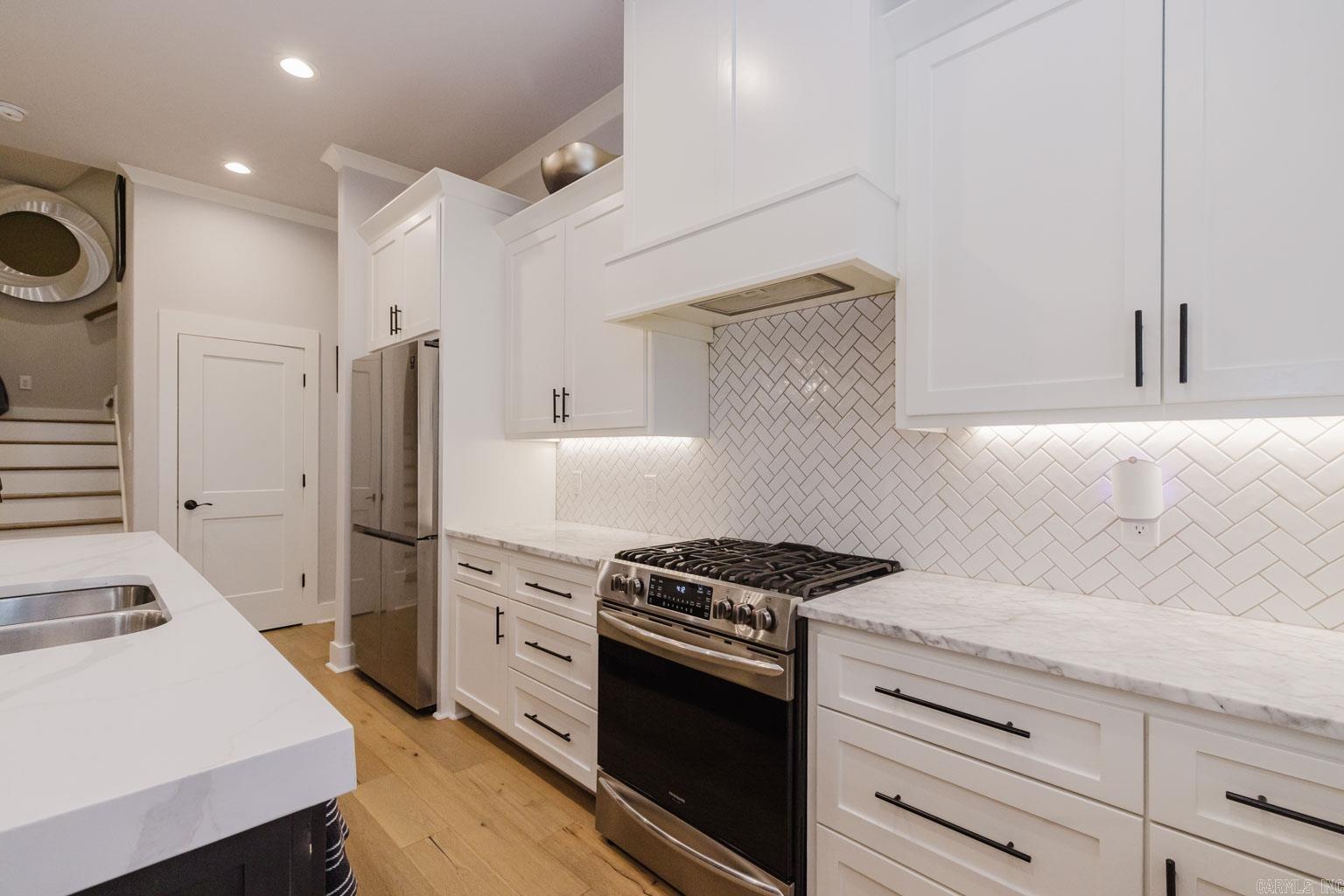 THE WOODS OF HURRICANE LAKE ESTA - Residential