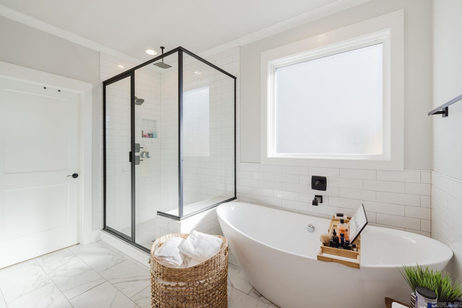 THE WOODS OF HURRICANE LAKE ESTA - Residential