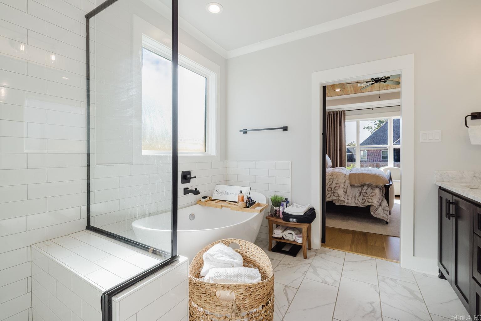 THE WOODS OF HURRICANE LAKE ESTA - Residential