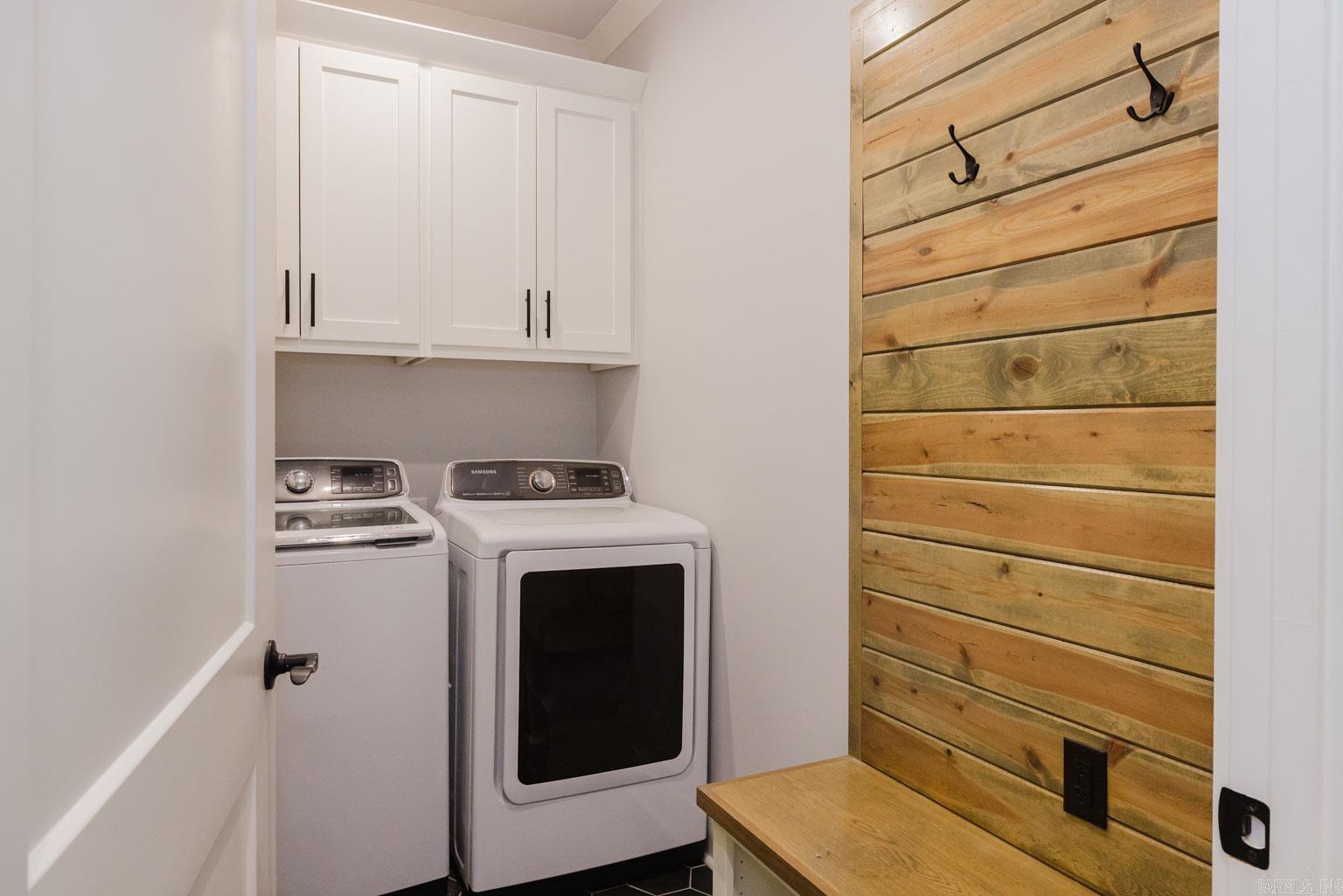 THE WOODS OF HURRICANE LAKE ESTA - Residential