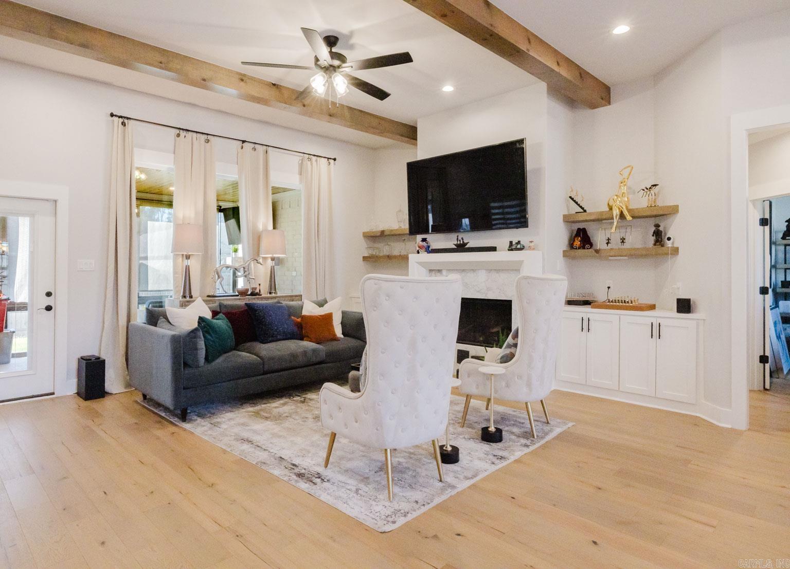 THE WOODS OF HURRICANE LAKE ESTA - Residential