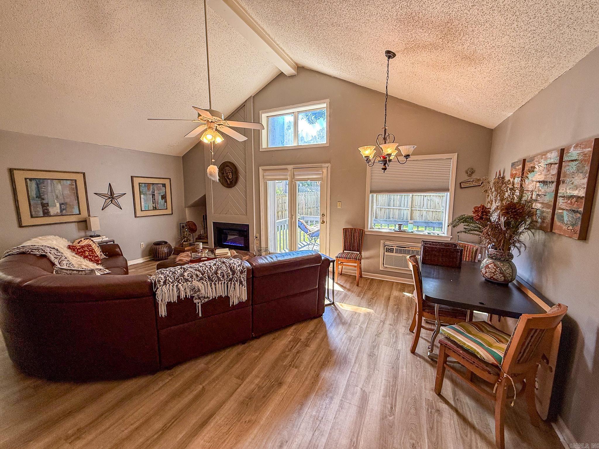 SHADOW RIDGE VILLAS - Residential