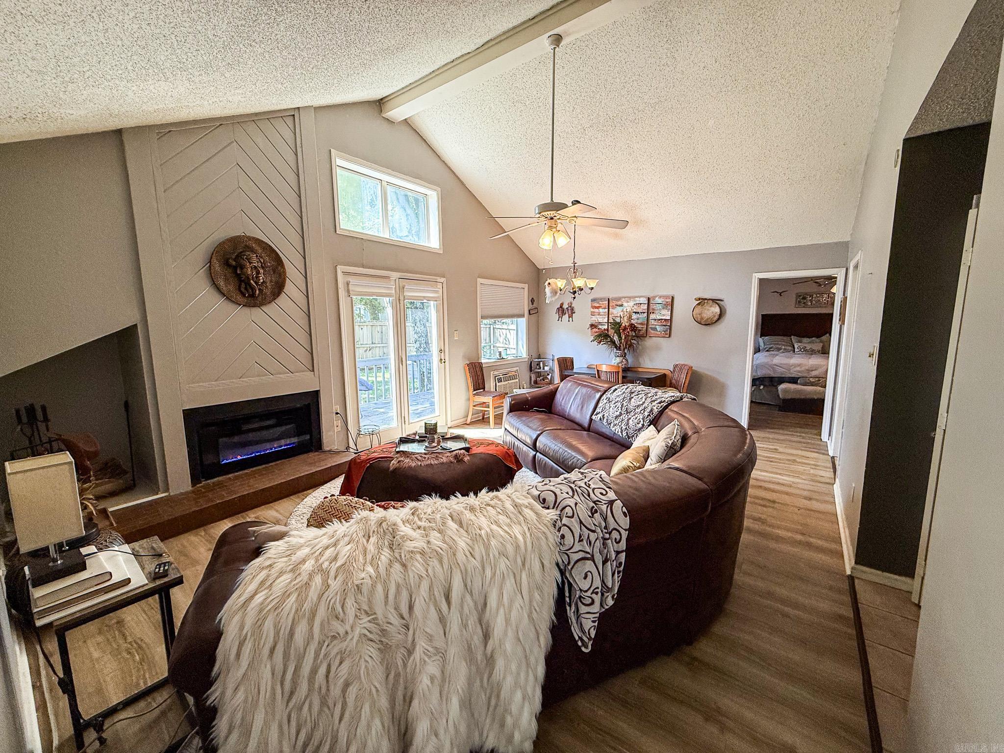 SHADOW RIDGE VILLAS - Residential