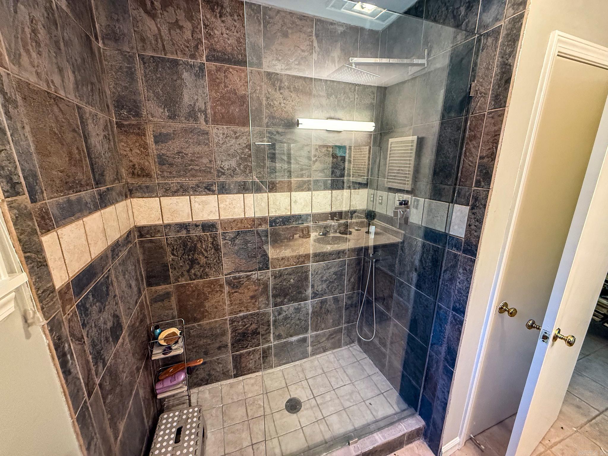 SHADOW RIDGE VILLAS - Residential